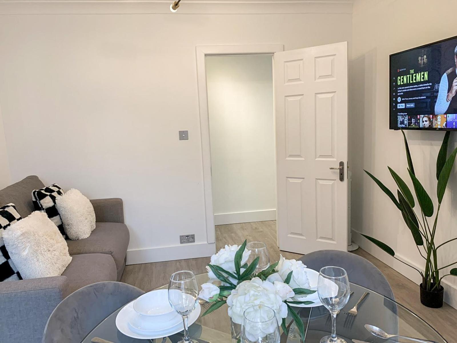 Vibrant 2-Bedroom Flat With Elevator In Marylebone, Close To Hyde Park & Edgware Road Apartamento Londres