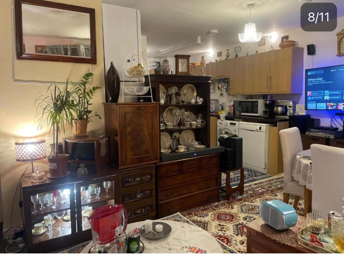 In Zone 2 Apartment *