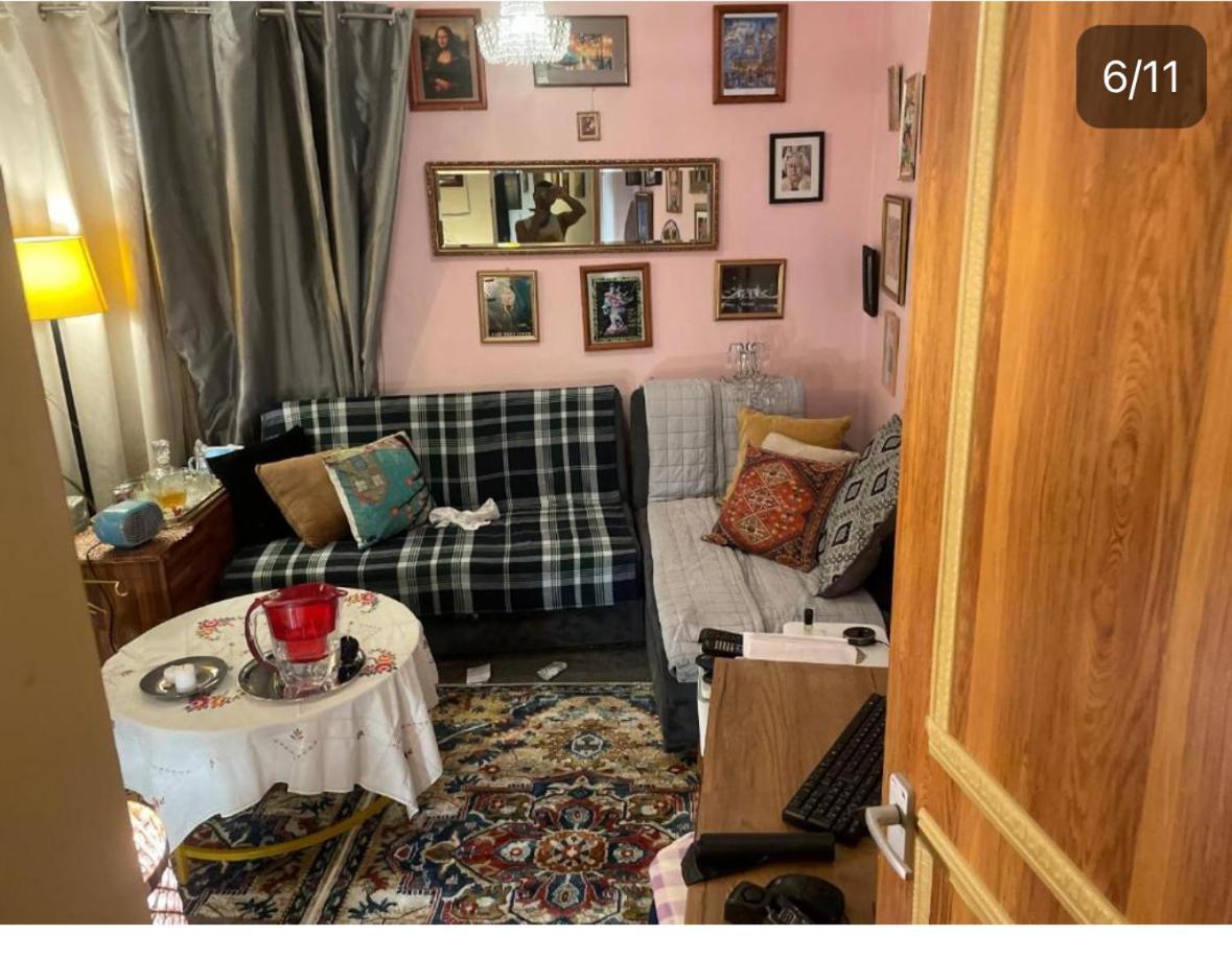 In Zone 2 Apartment London