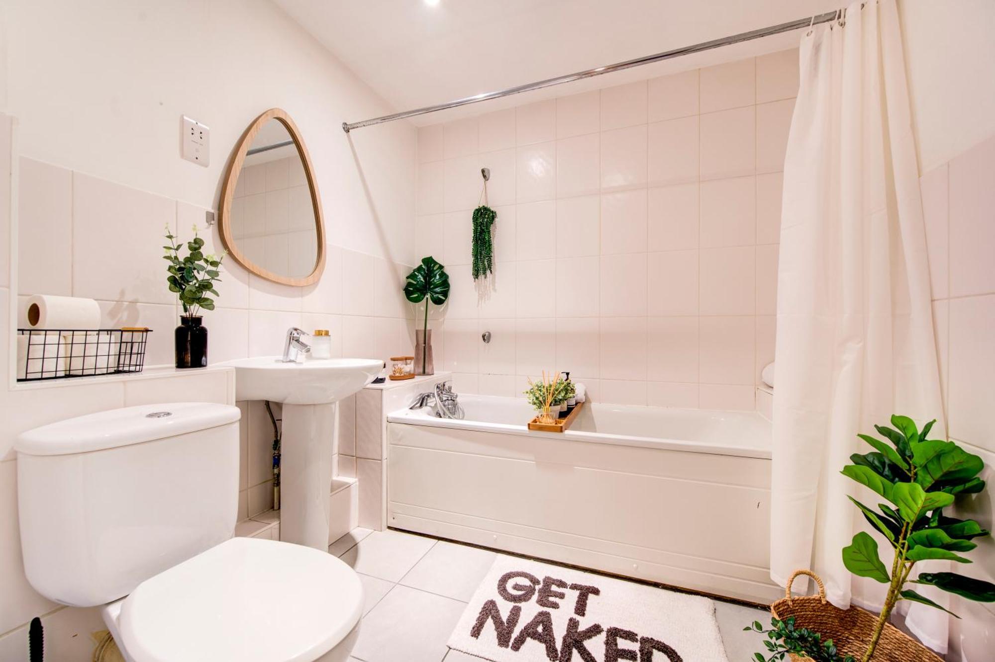 Apartment Boho Chic Tower Bridge Gem, Sleeps 8 *