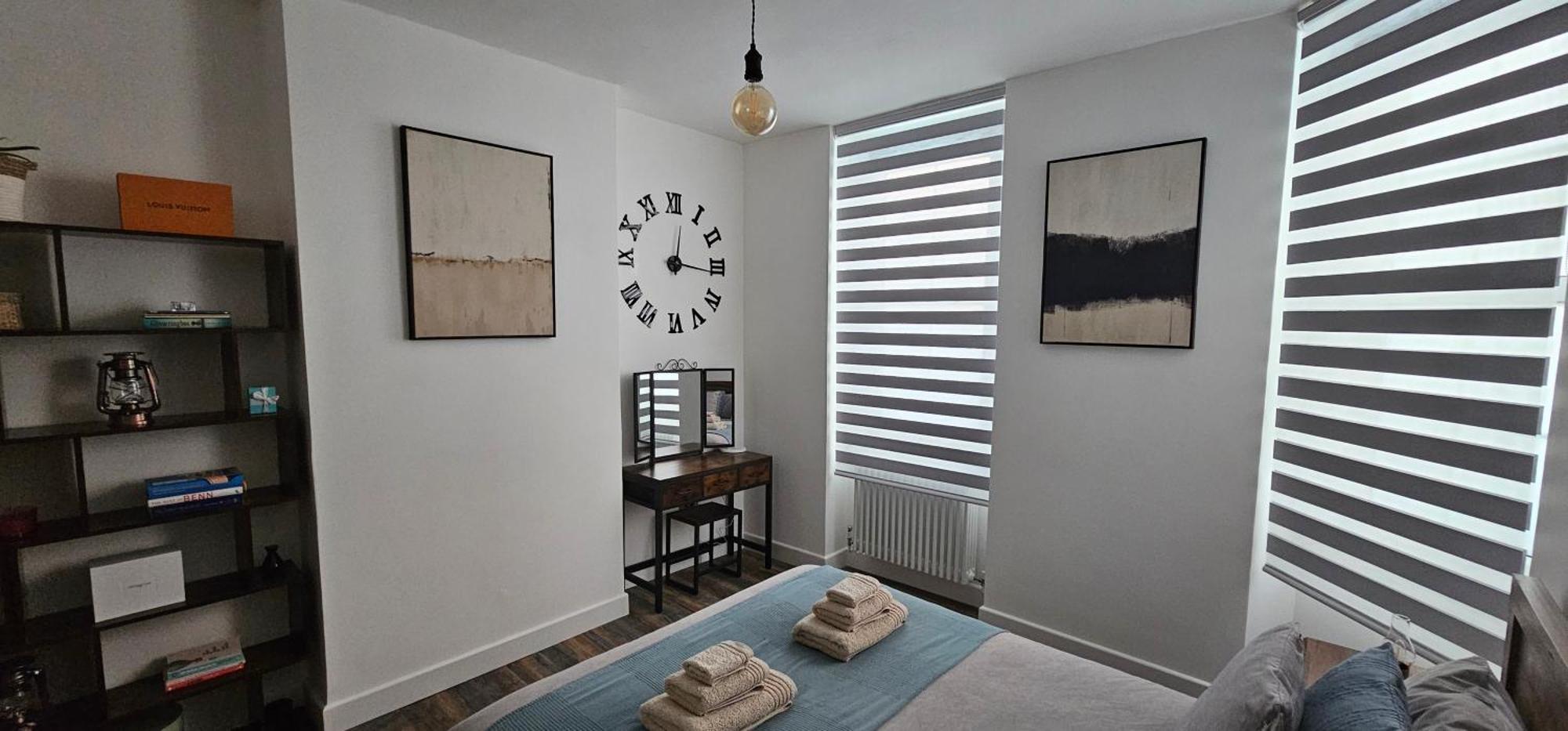 Homestay Tower Bridge Spacious King Bedroom With Extra Large Windows