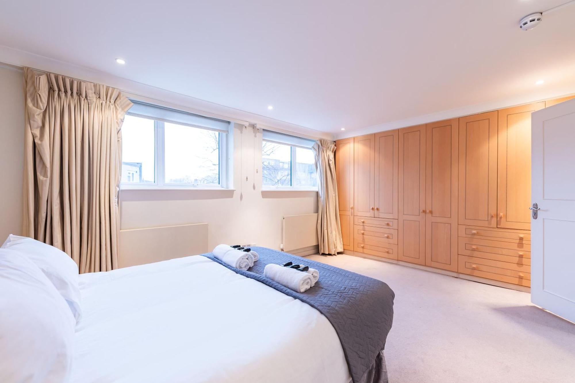 Apartment Luxury 6 Bedroom House In Southwick Street