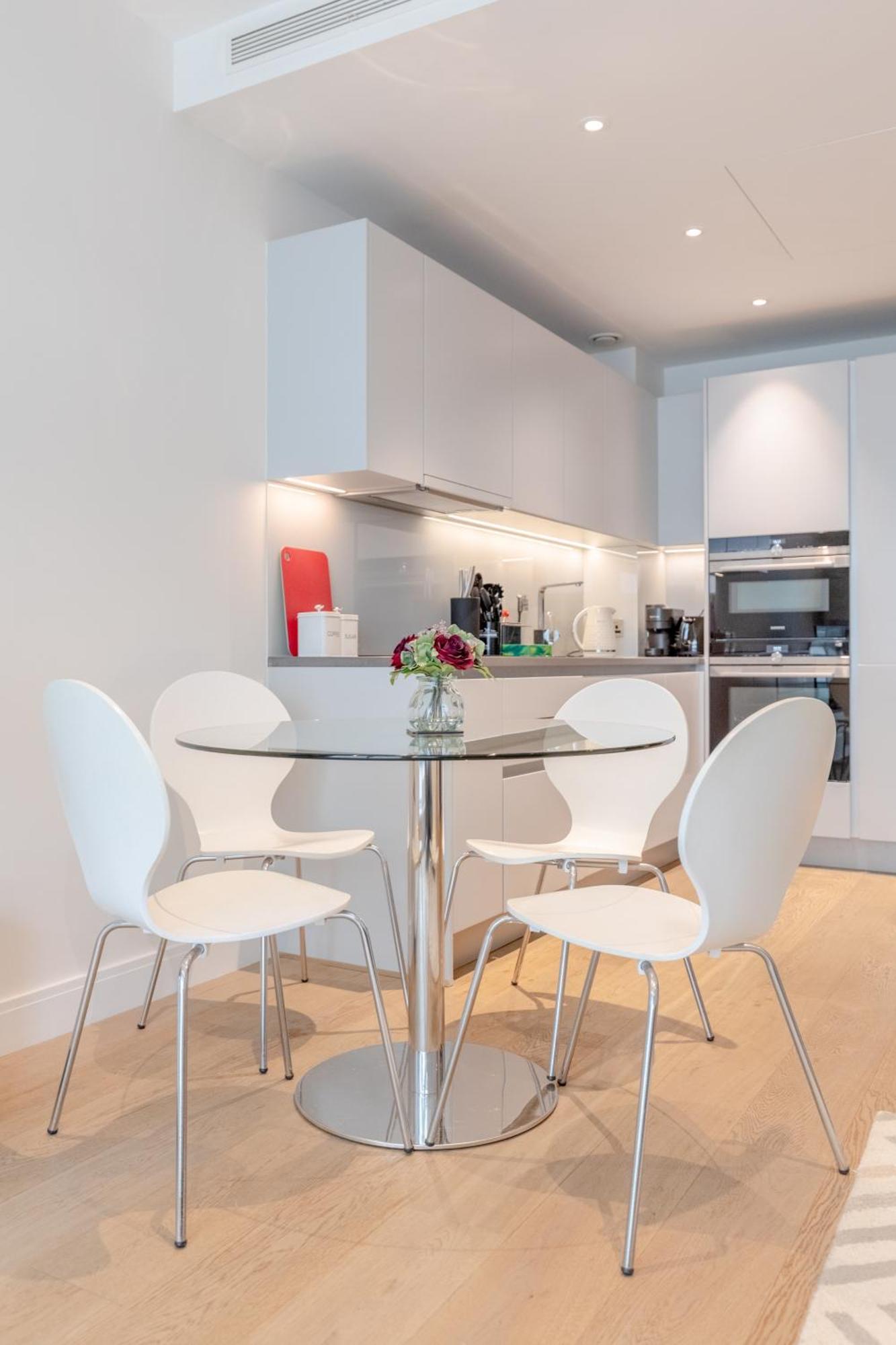 Luxury 2 Bed 2 Bath Close To Chelsea