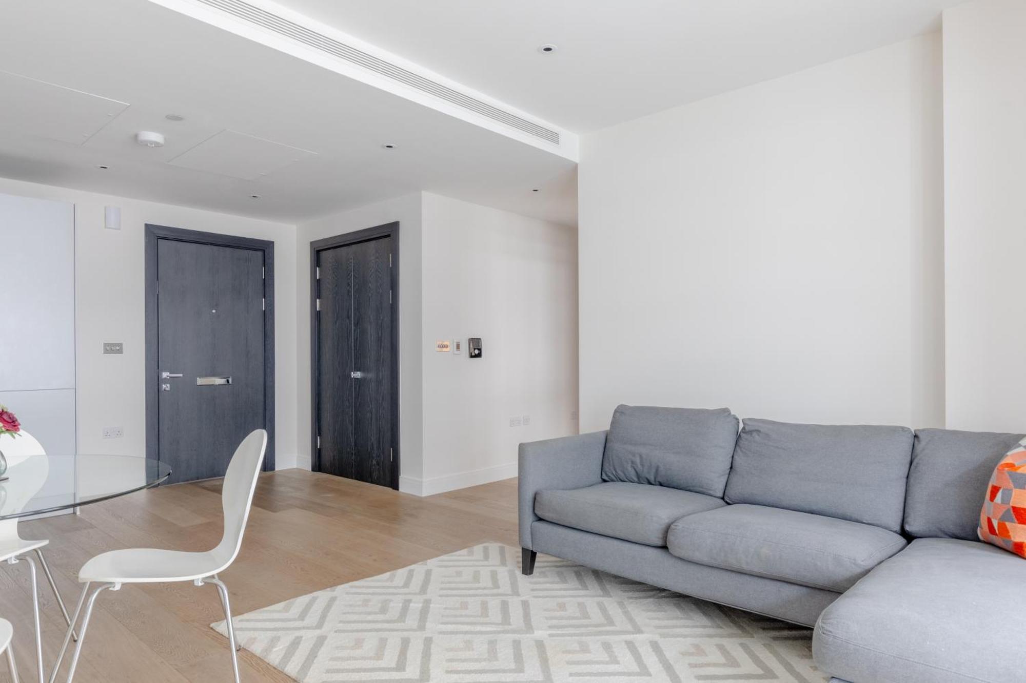 Luxury 2 Bed 2 Bath Close To Chelsea Apartment *