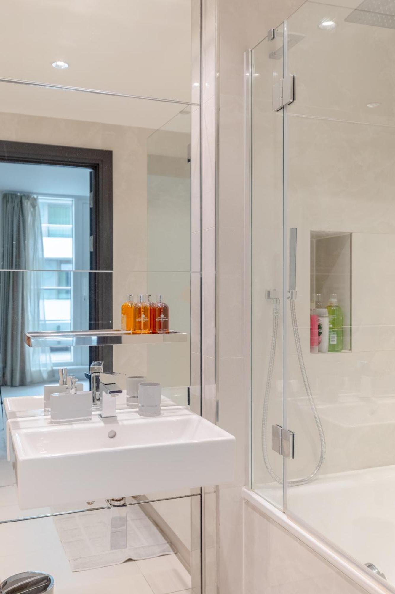 Luxury 2 Bed 2 Bath Close To Chelsea London