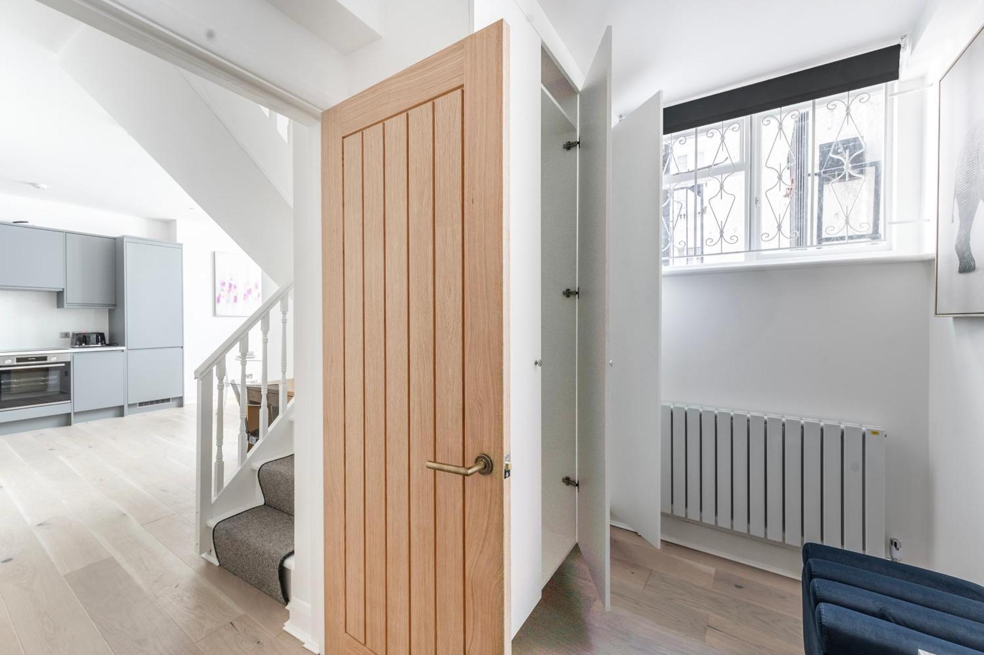 Townhouse Moments From Hyde Park & Notting Hill - Free Luggage Storage Nearby And In Unit Washing Machine & Dryer London