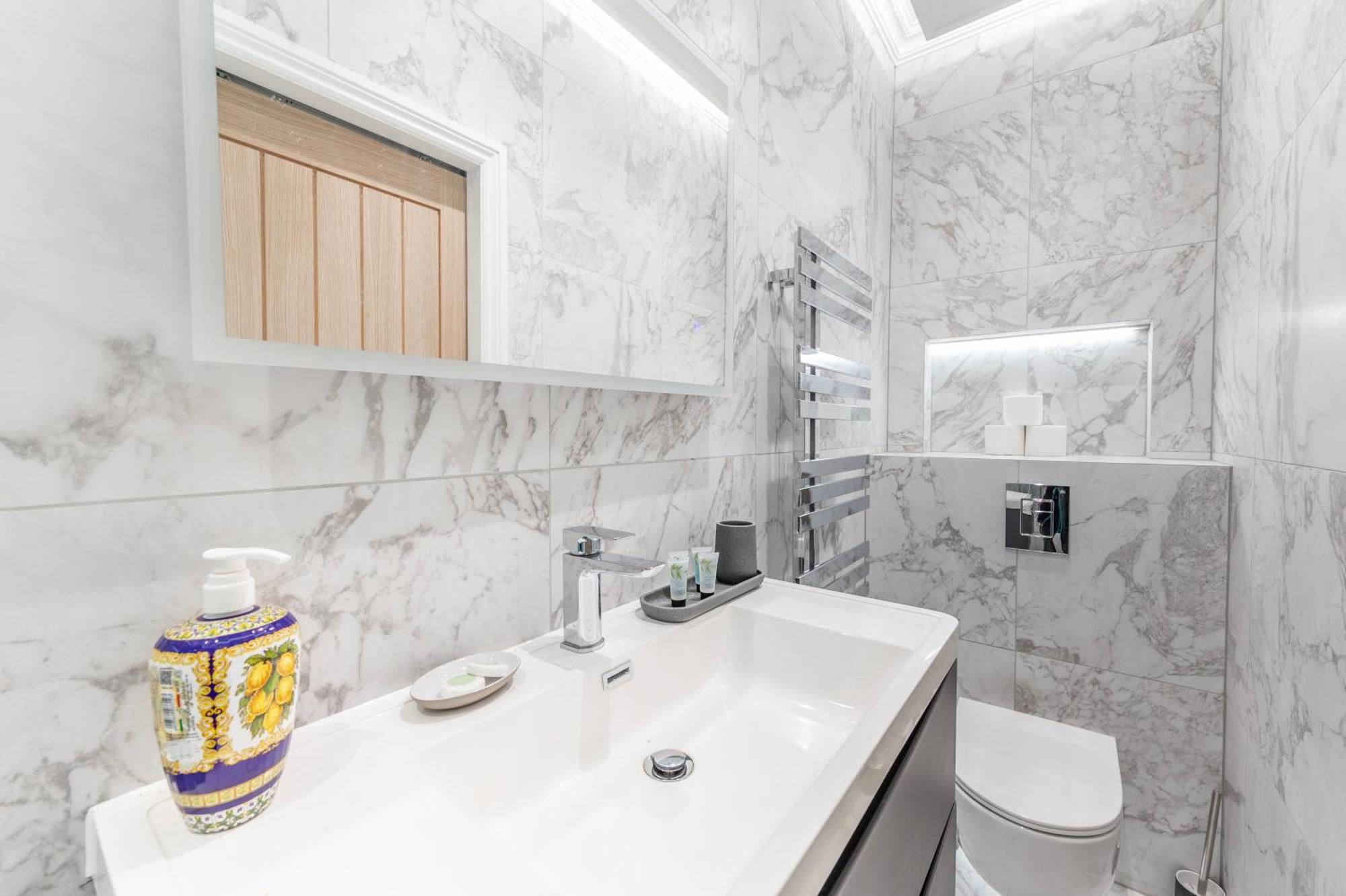 Holiday home Townhouse Moments From Hyde Park & Notting Hill - Free Luggage Storage Nearby And In Unit Washing Machine & Dryer