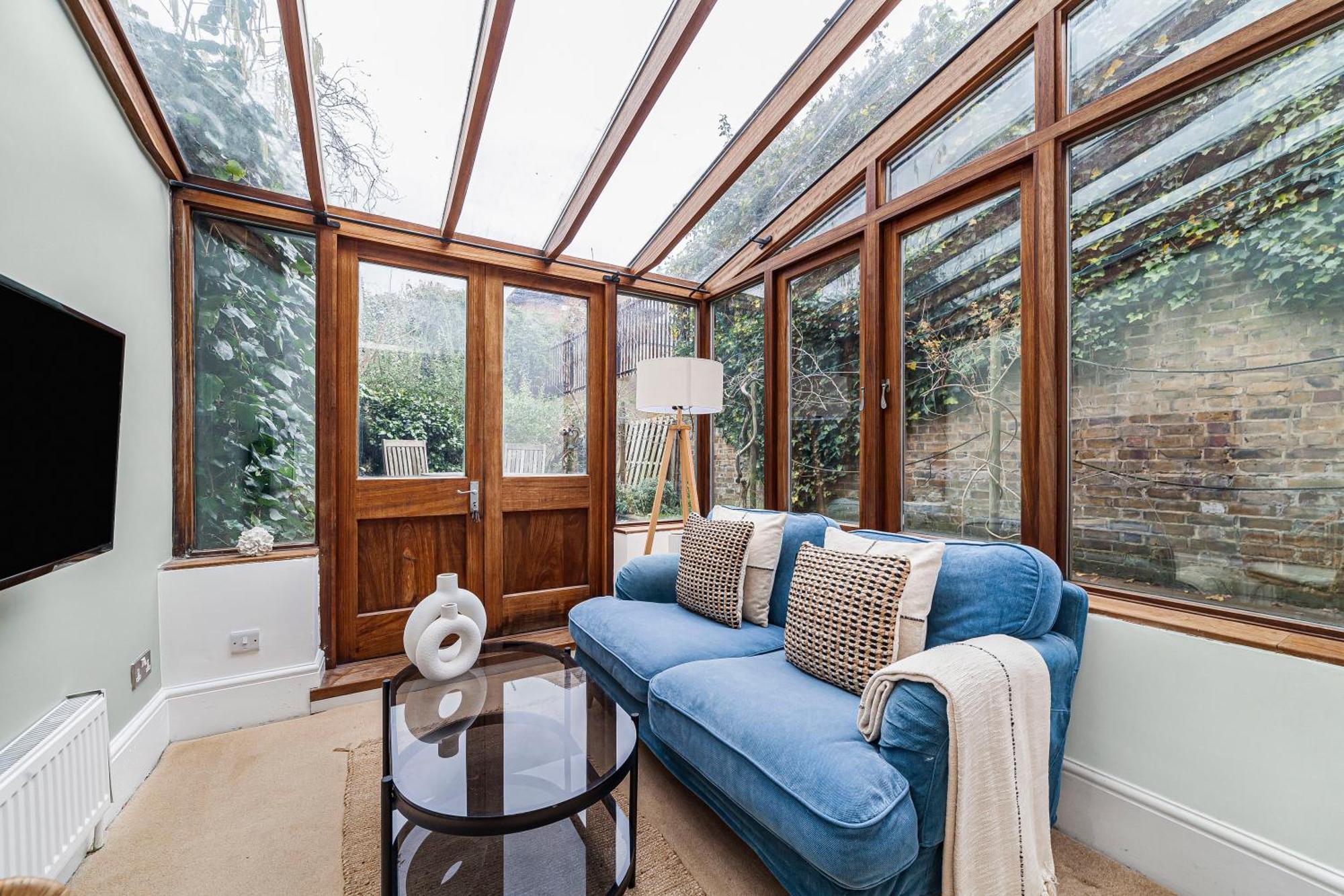 The Oval Collection Apartment