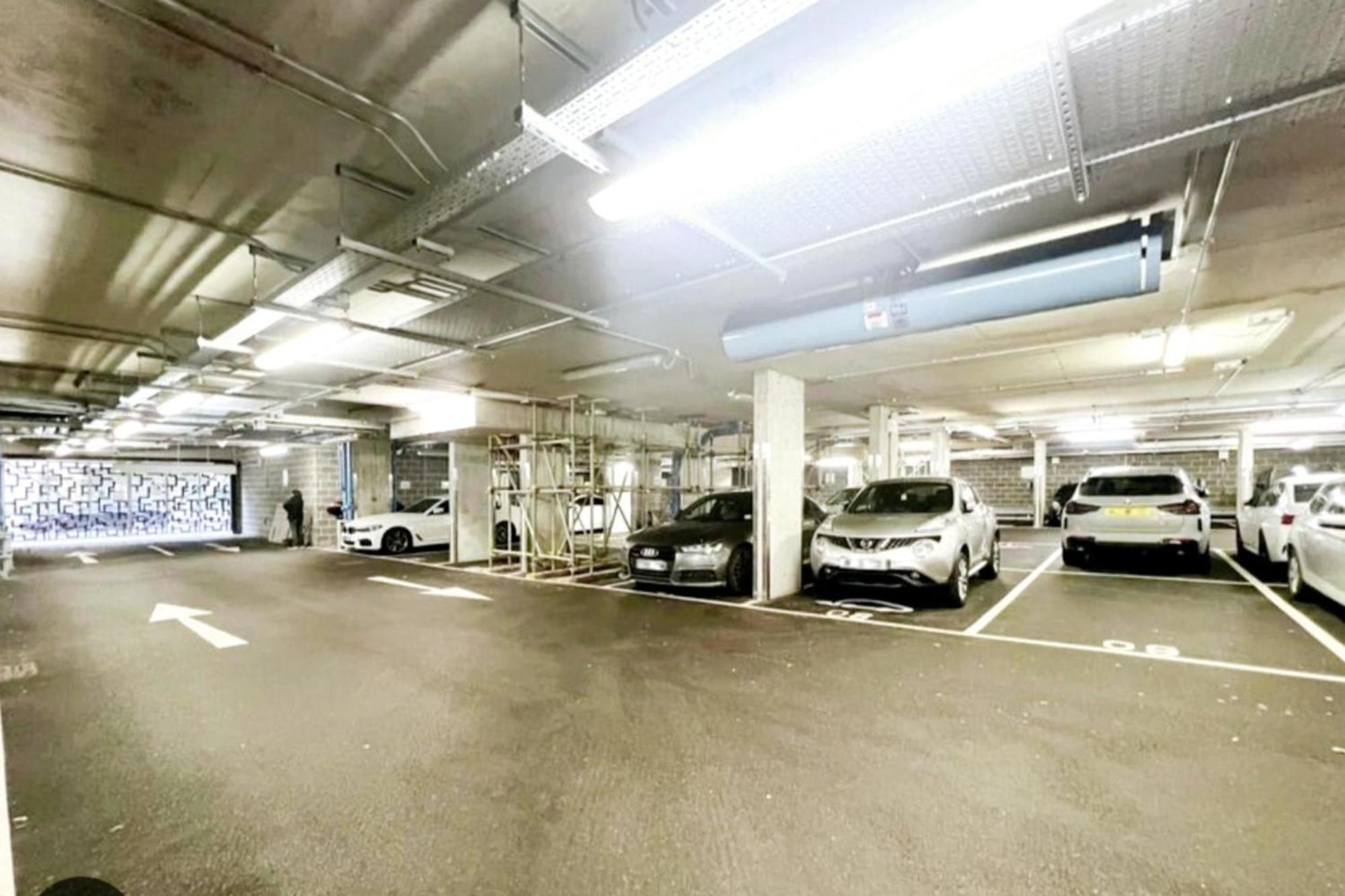 Lovely 3bd Flat, Parking, Sleeps Six Close To O2 Apartamento *