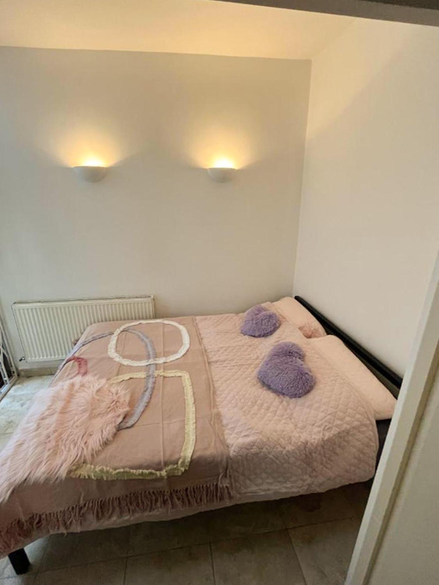 Moments From Hyde Park Apartment London
