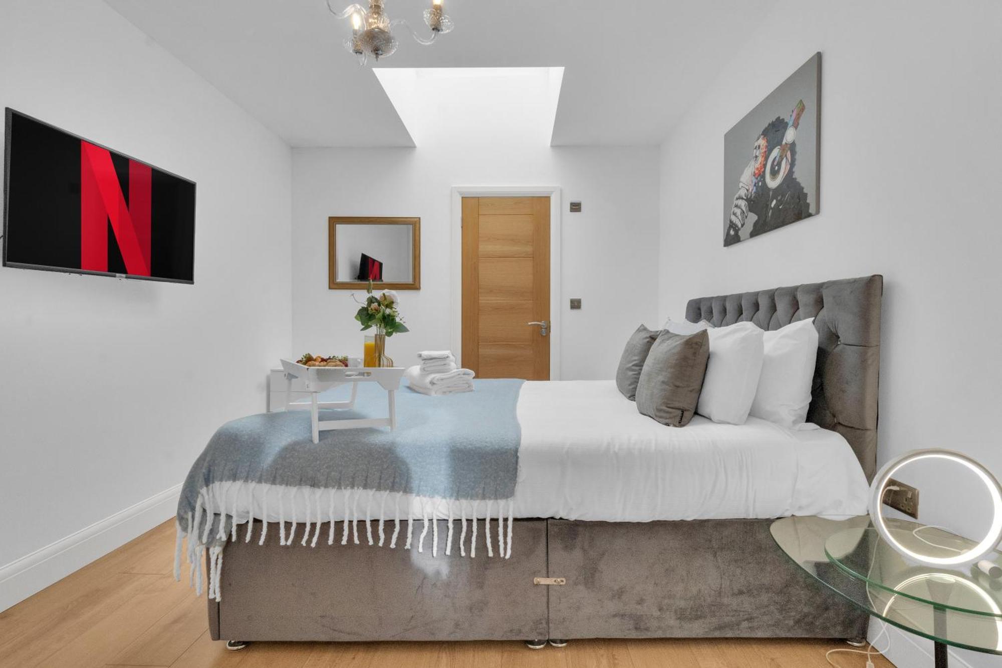 Homely - West Putney Apartment *