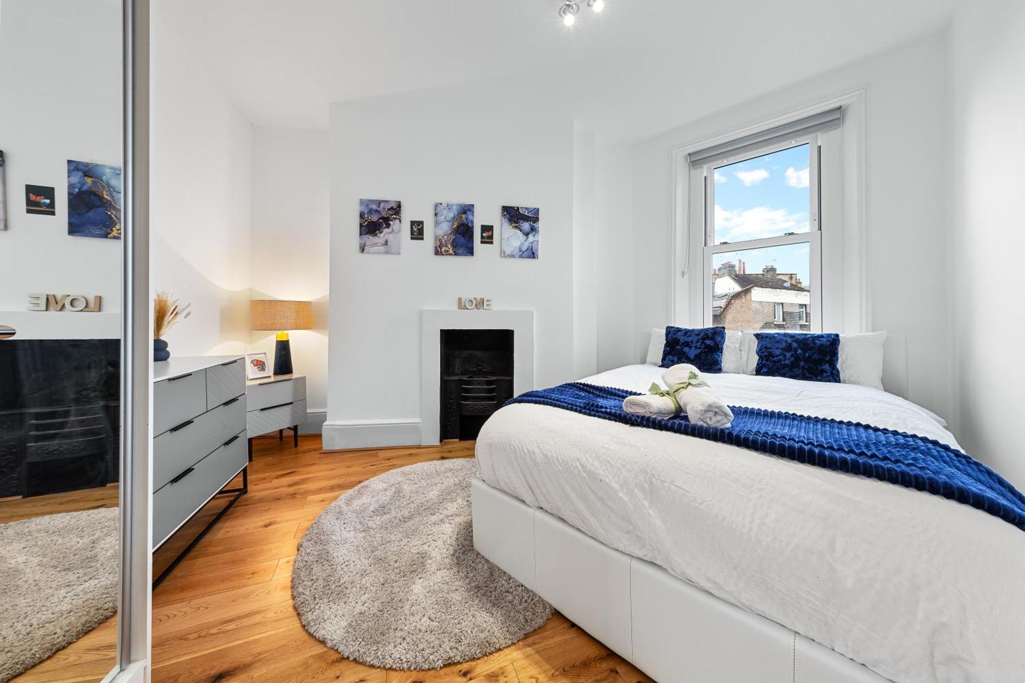 Stylish 3 Bedroom Serviced In Kings Cross London
