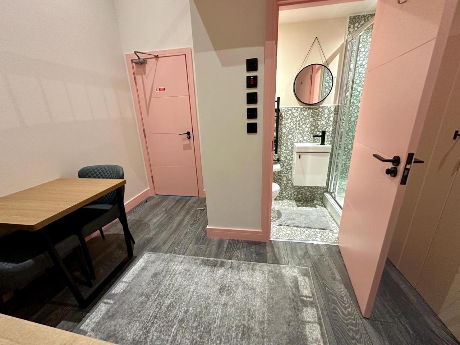 Cozy En-suite Loft In Trendy Local * London