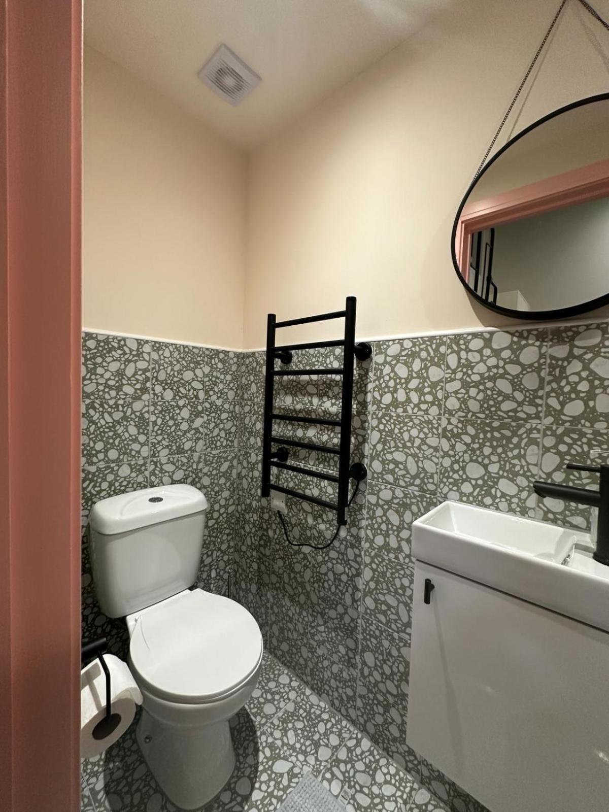 Cozy En-suite Loft In Trendy Local * London