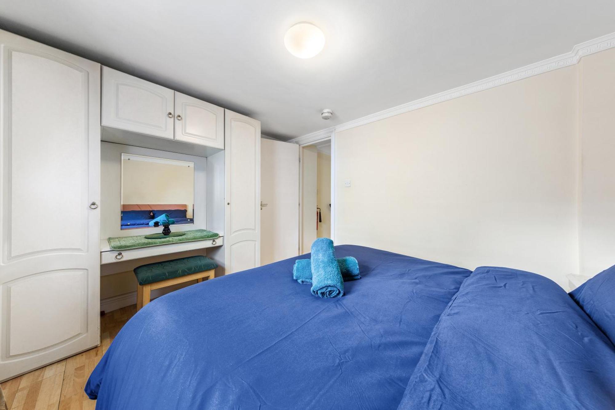 Apartment 205bak *