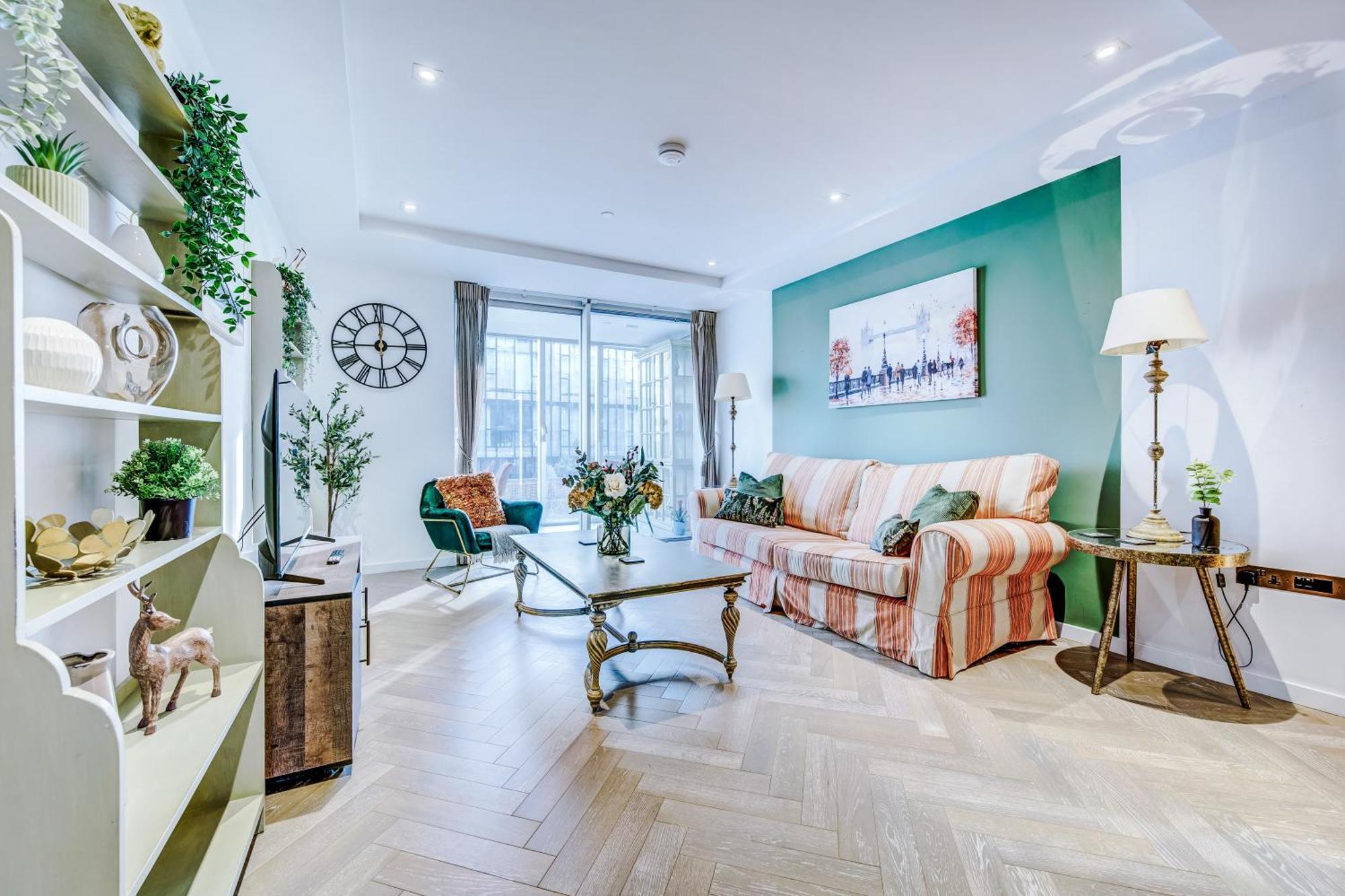 Stunning 2-bed In By 53 Degrees Property, Centre, Amazing Views! * London