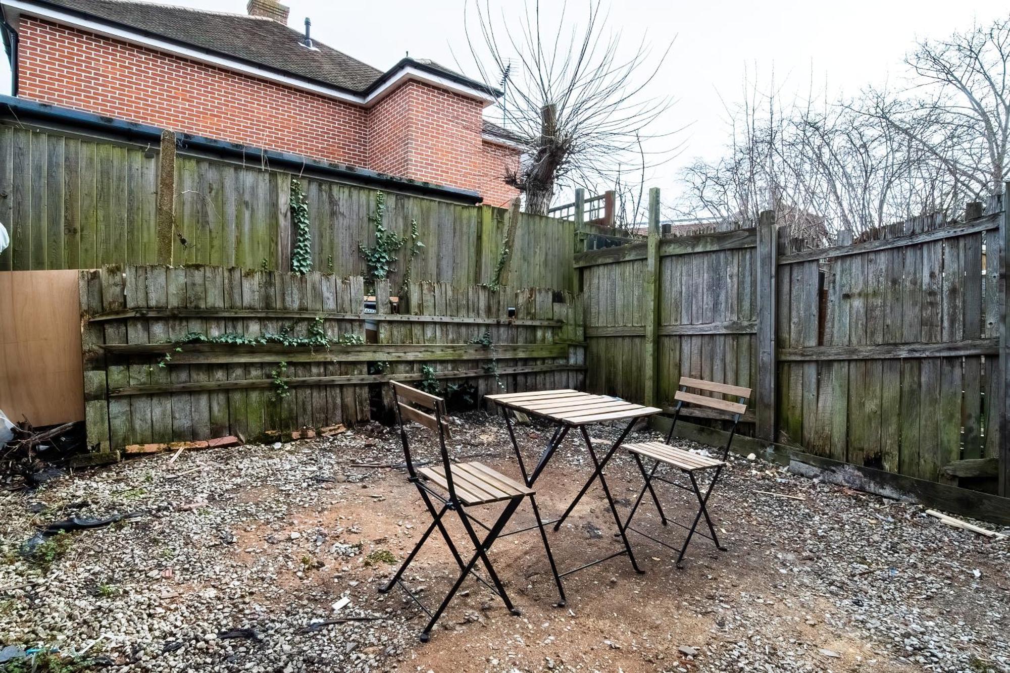Guest house Modern Studio By Livestay Short Lets & Serviced London