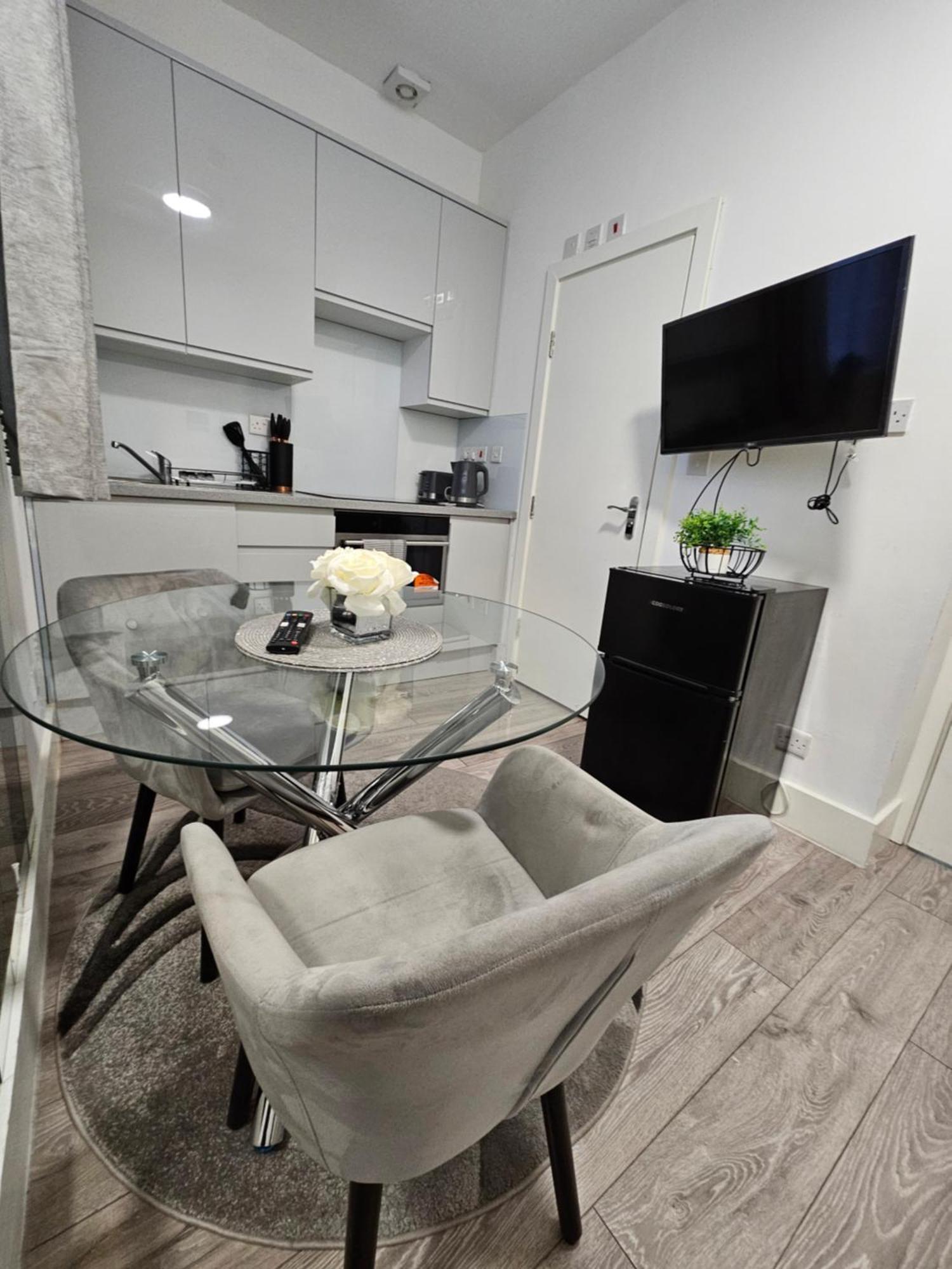 Large 30 Mins To Oxford Street Apartamento Londres