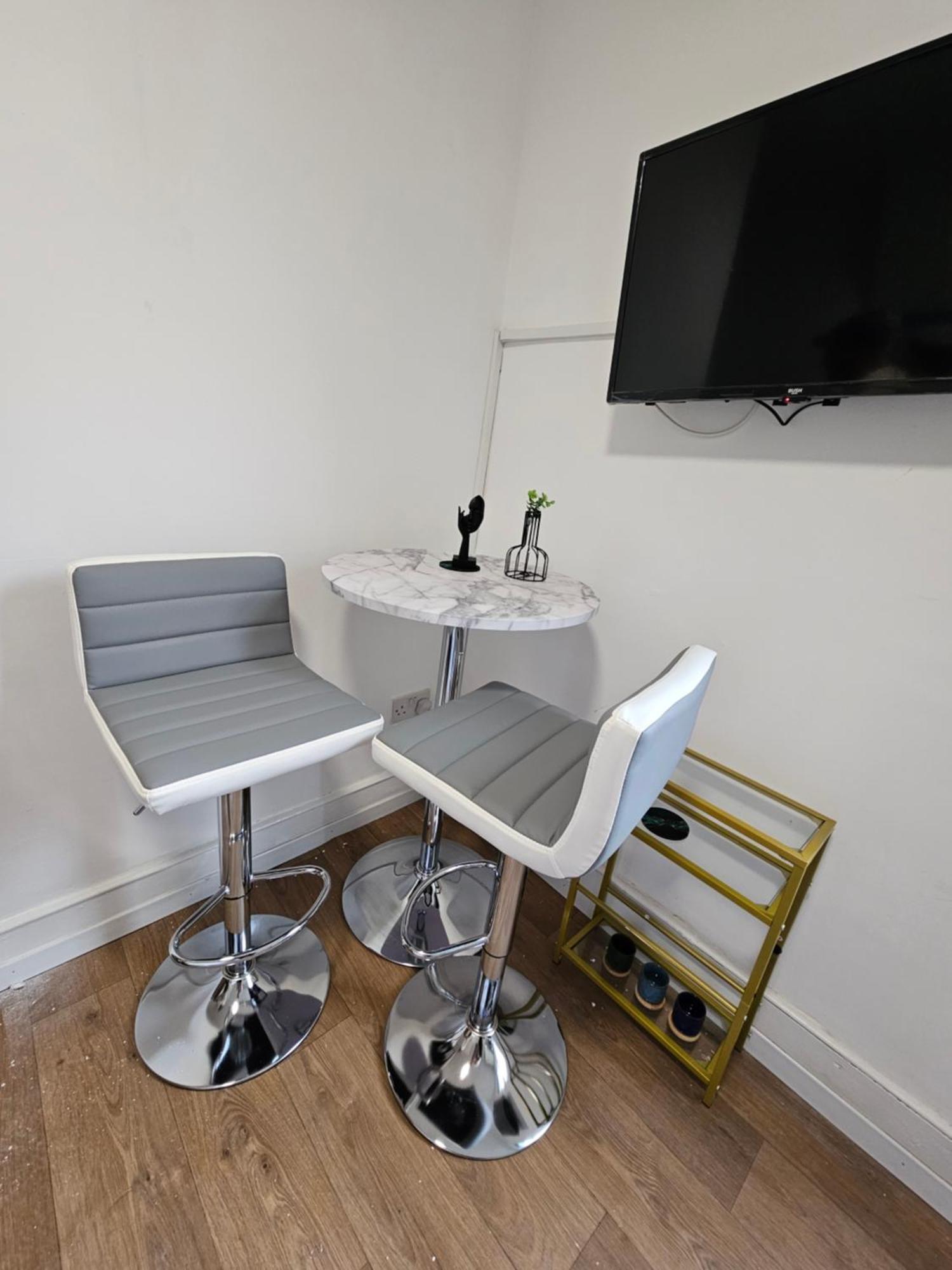 Tiny Studio, 30 Min To St. Pancras, North *