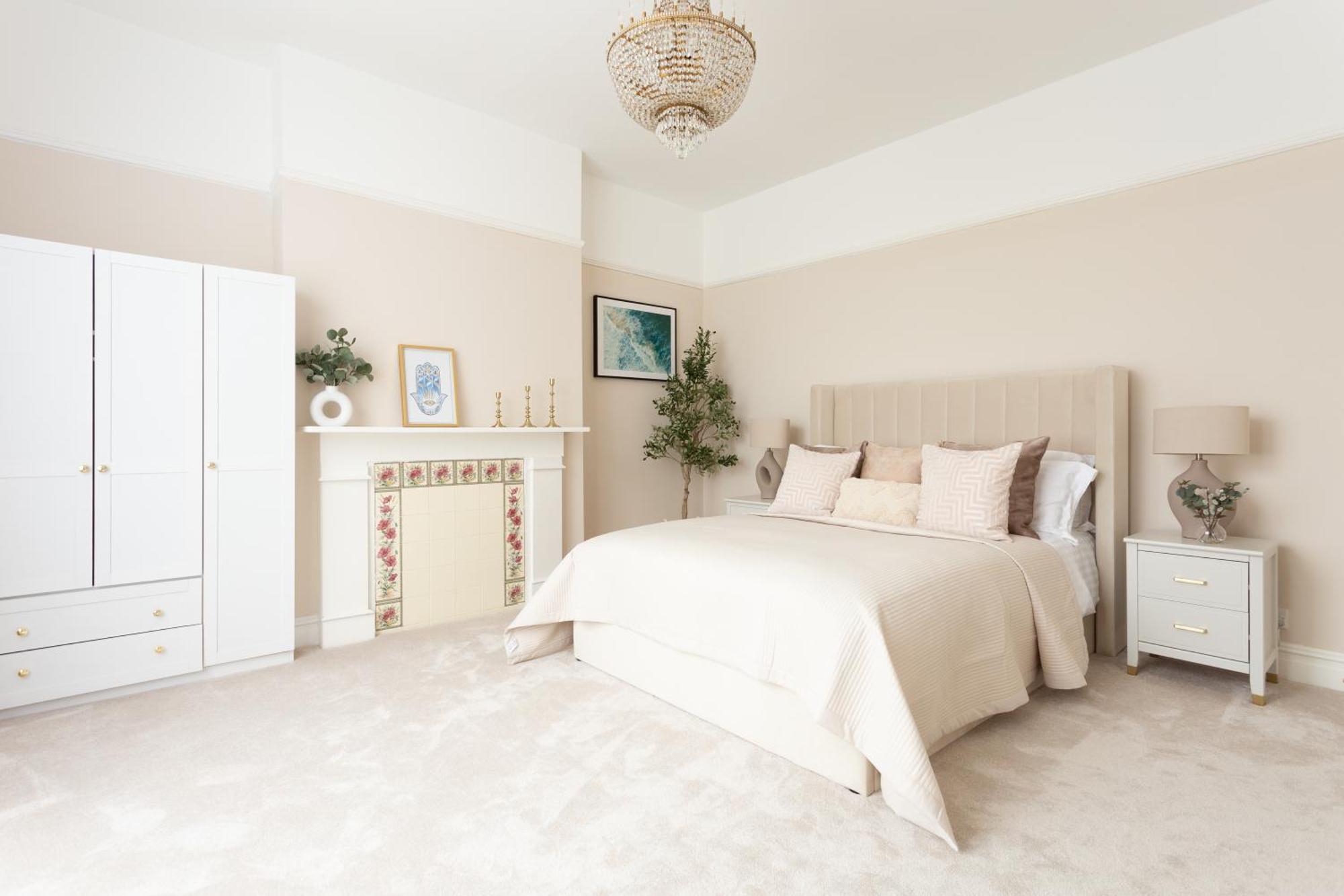 Stunning Large 4 Bedroom Victorian