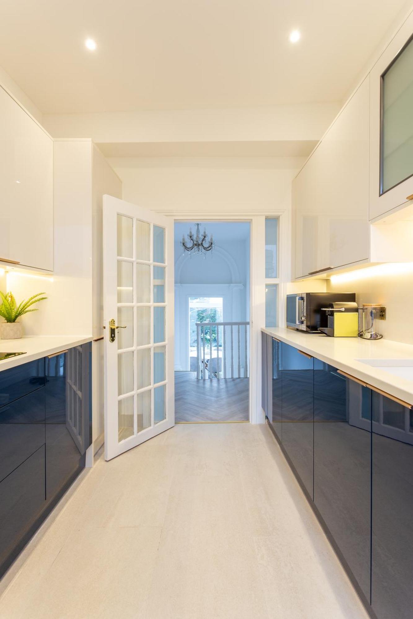 Stunning Large 4 Bedroom Victorian Holiday home London