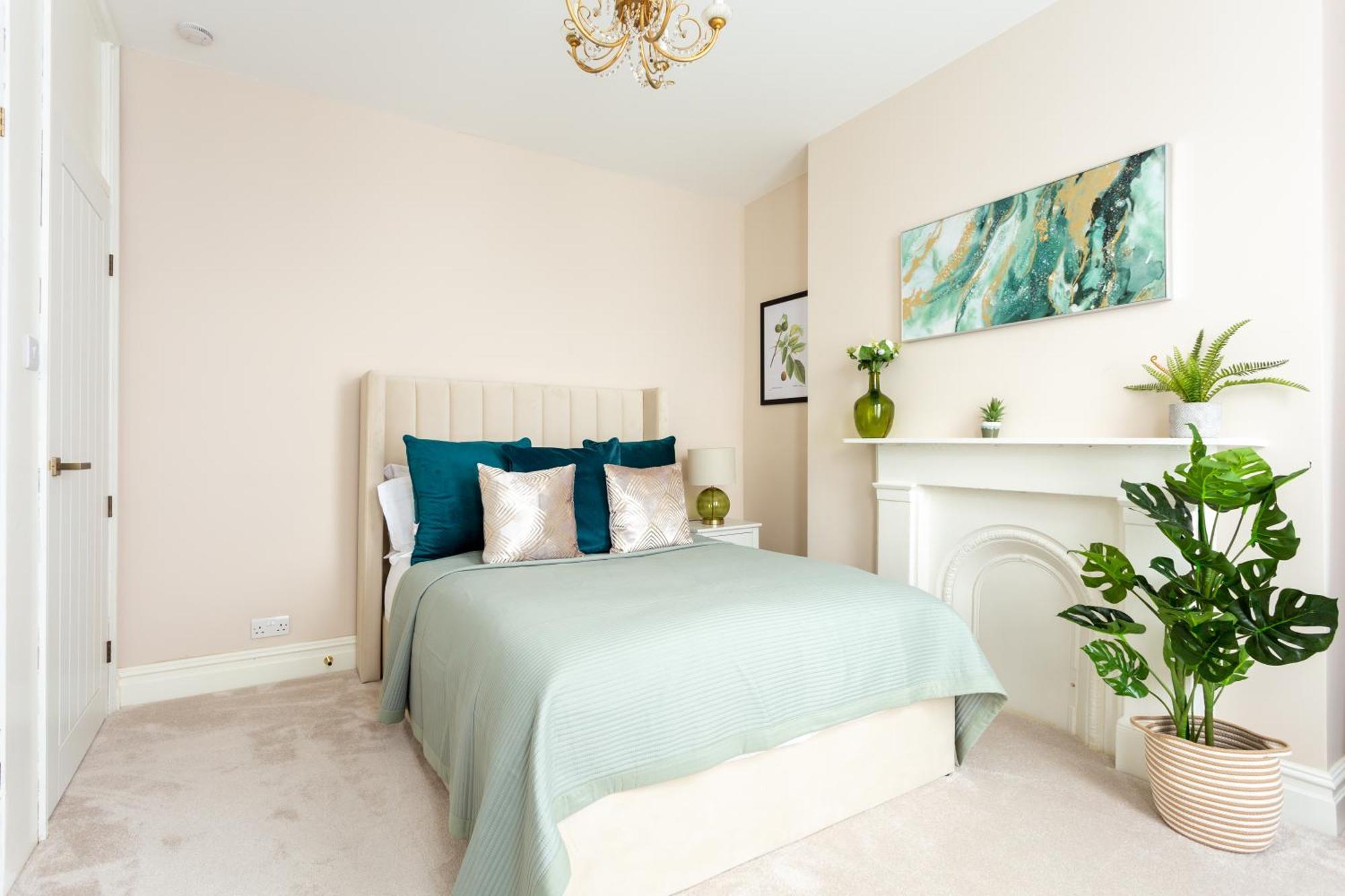 Stunning Large 4 Bedroom Victorian Holiday home