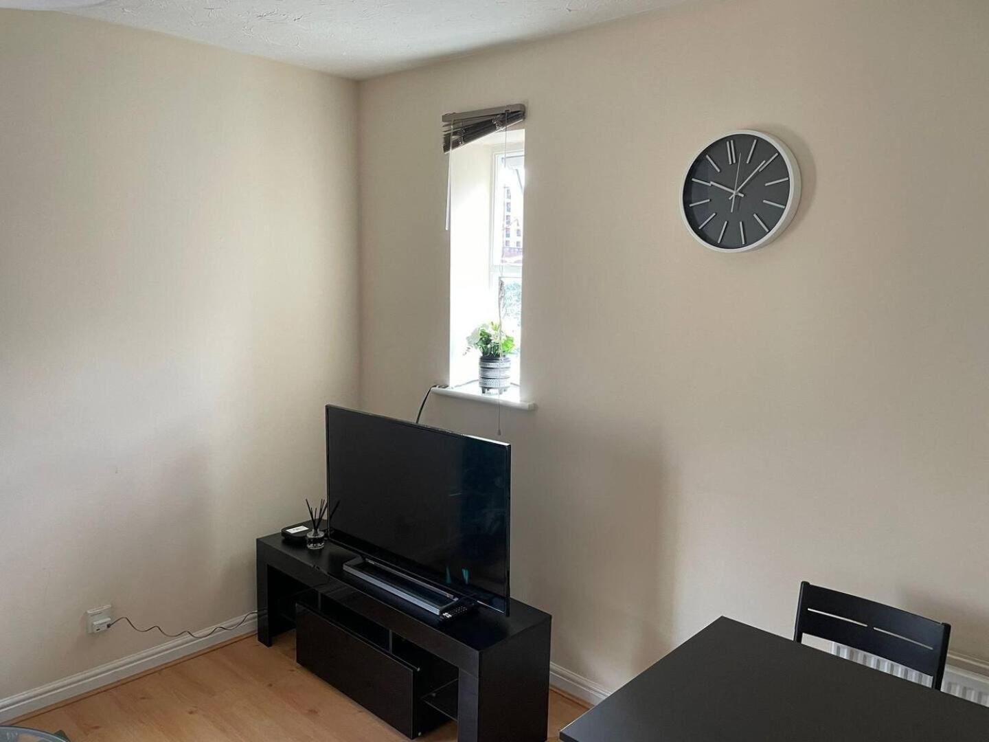 4min Walk Uni Of East 1br Londres