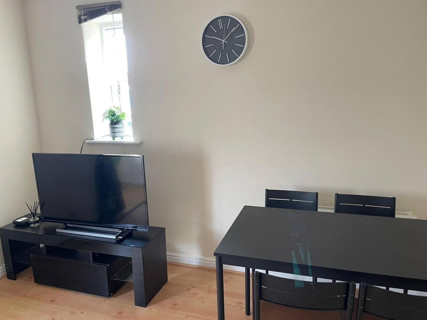 4min Walk Uni Of East 1br Londres
