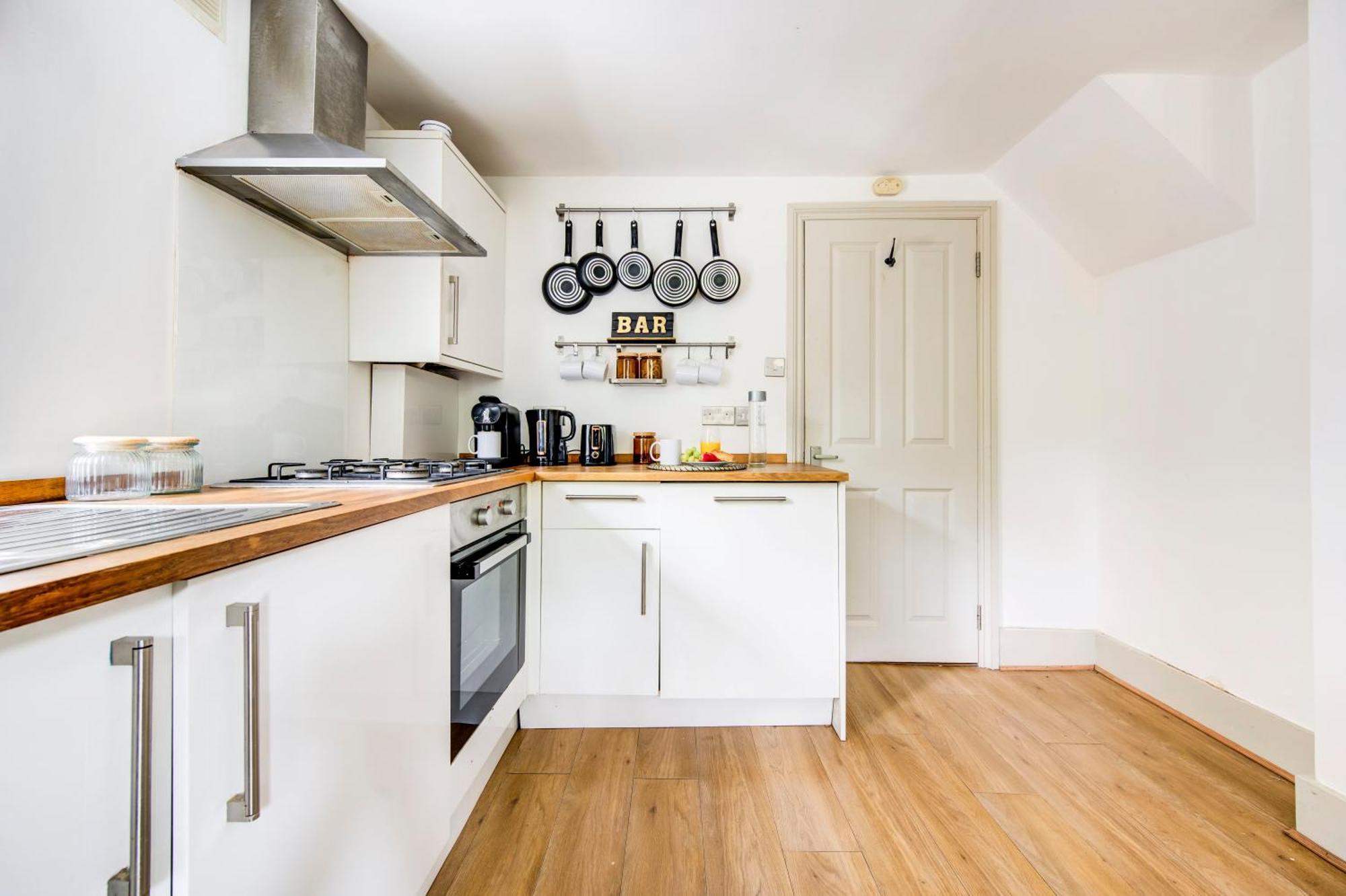 Apartment Heart Of Hackney - 2bed Garden Flat Sleeps 6 London