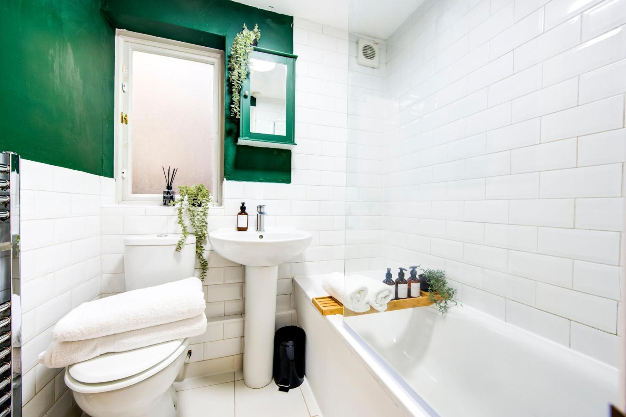 Apartment Heart Of Hackney - 2bed Garden Flat Sleeps 6 *