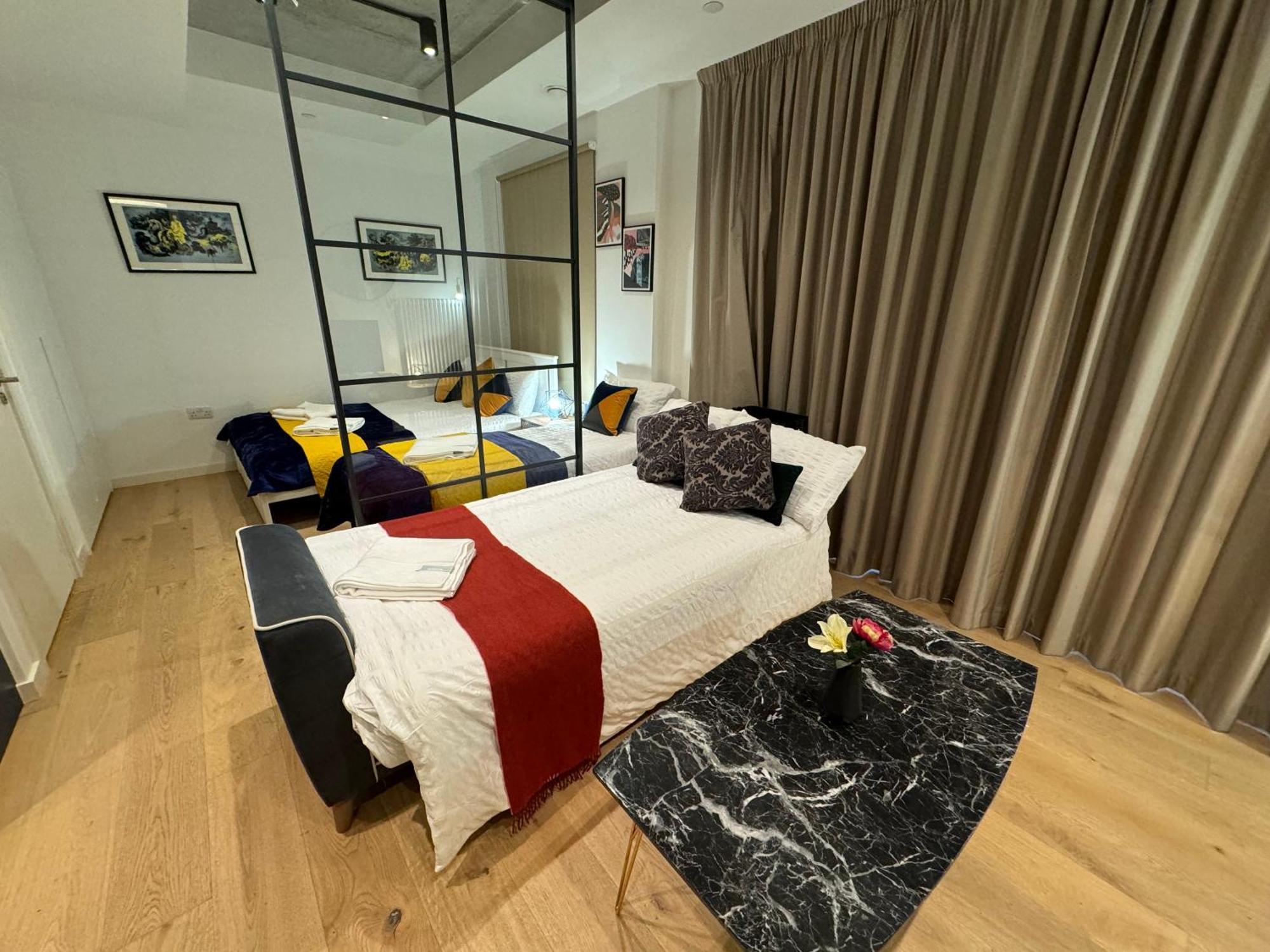 Amazing Cosy Apartment, Next To O2 Arena And Close To Excel, Secure Parking Apartment