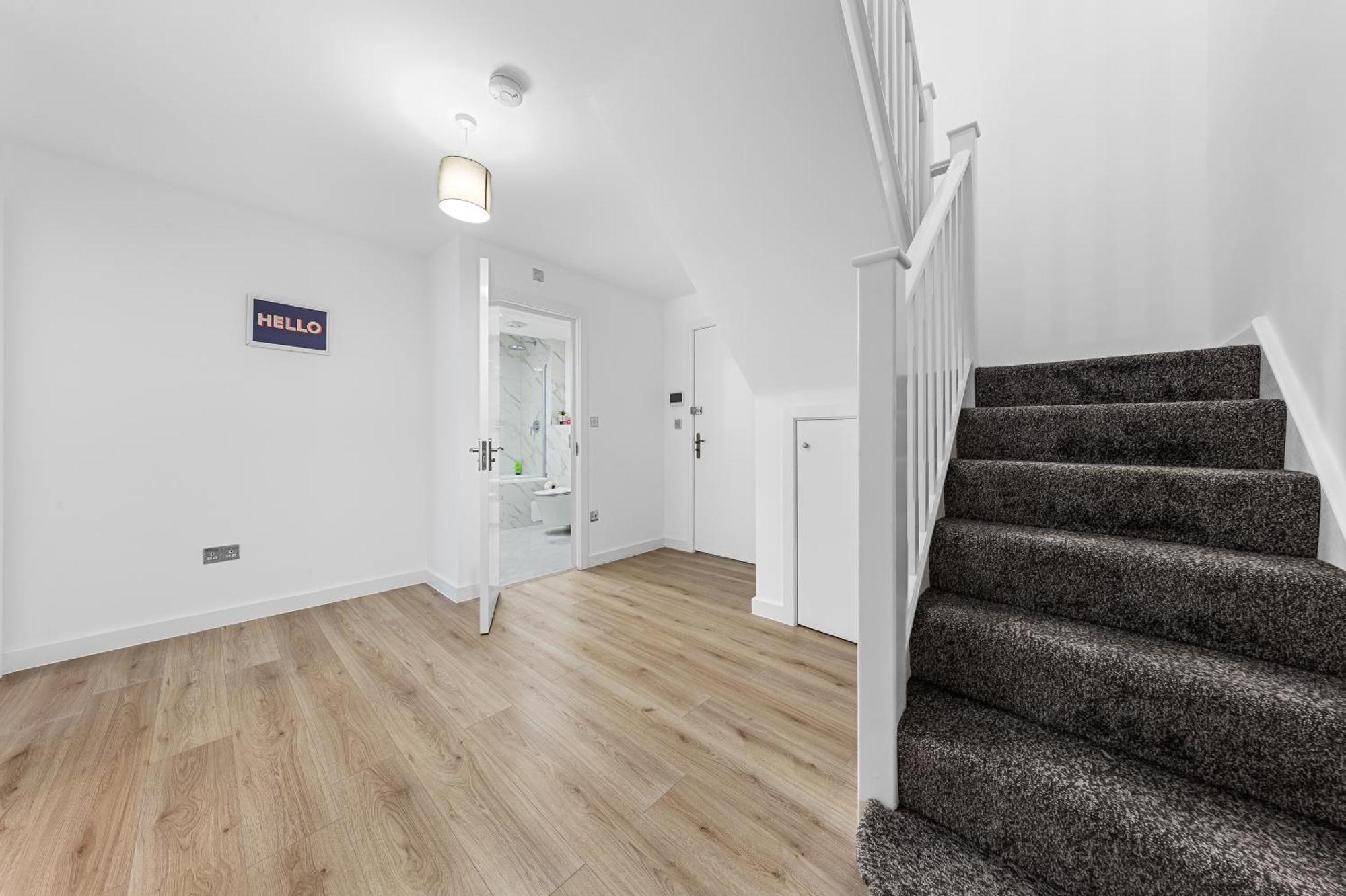 Spacious Sleep 14 1 Min From Tooting Station Mr3 * Londres