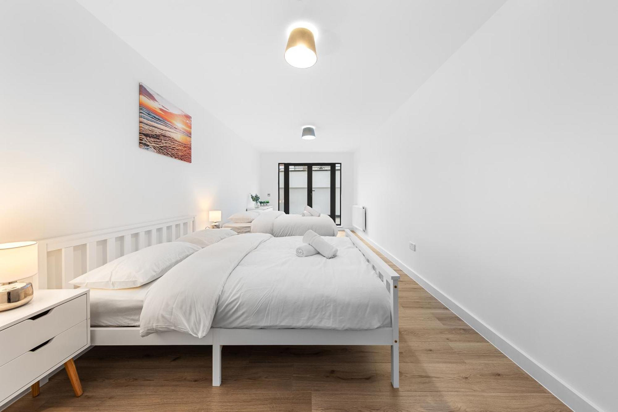 Spacious Sleep 14 1 Min From Tooting Station Mr3 * London