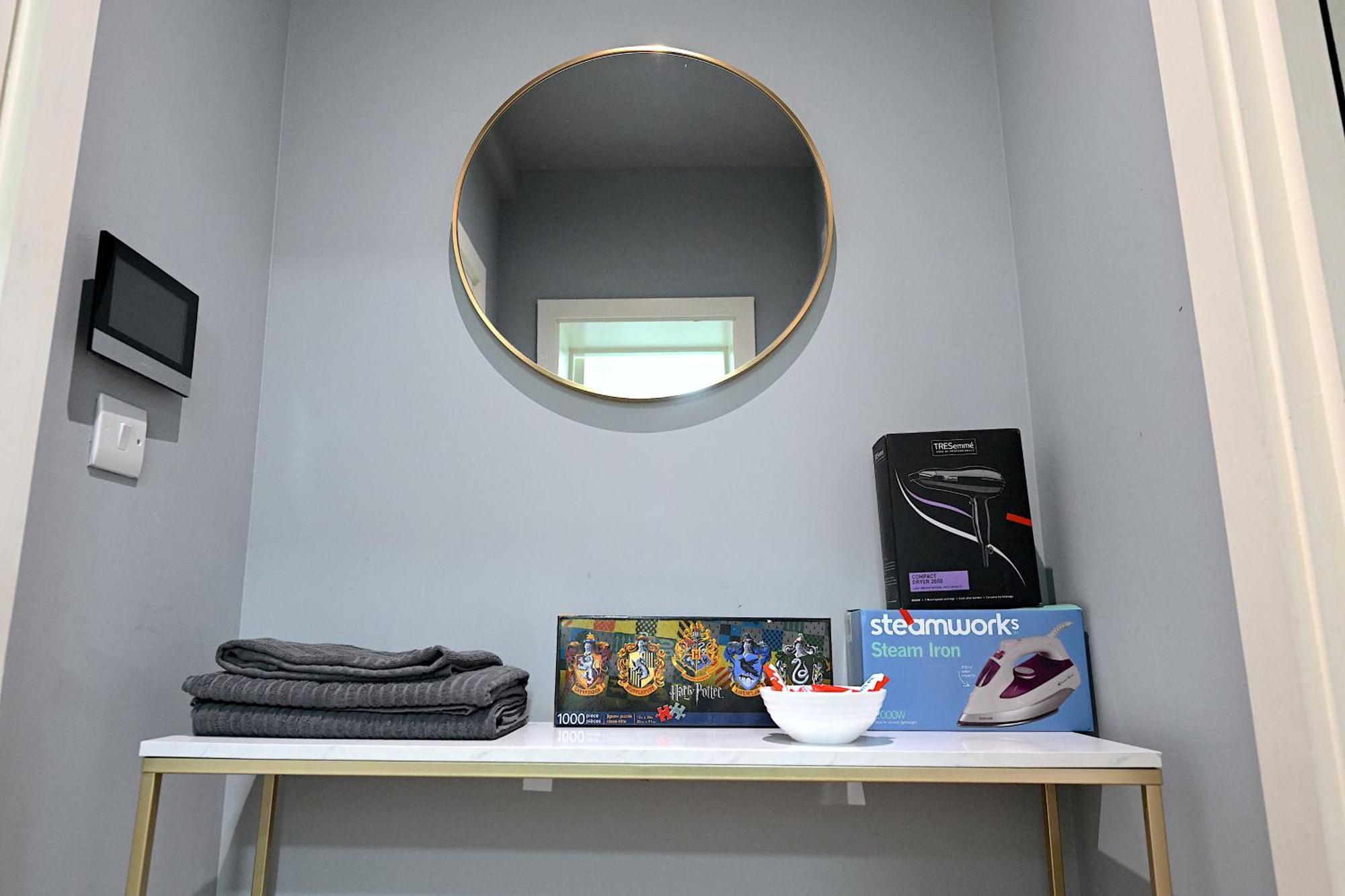 1 Bedroom Flat In Wood Piccadilly Line London