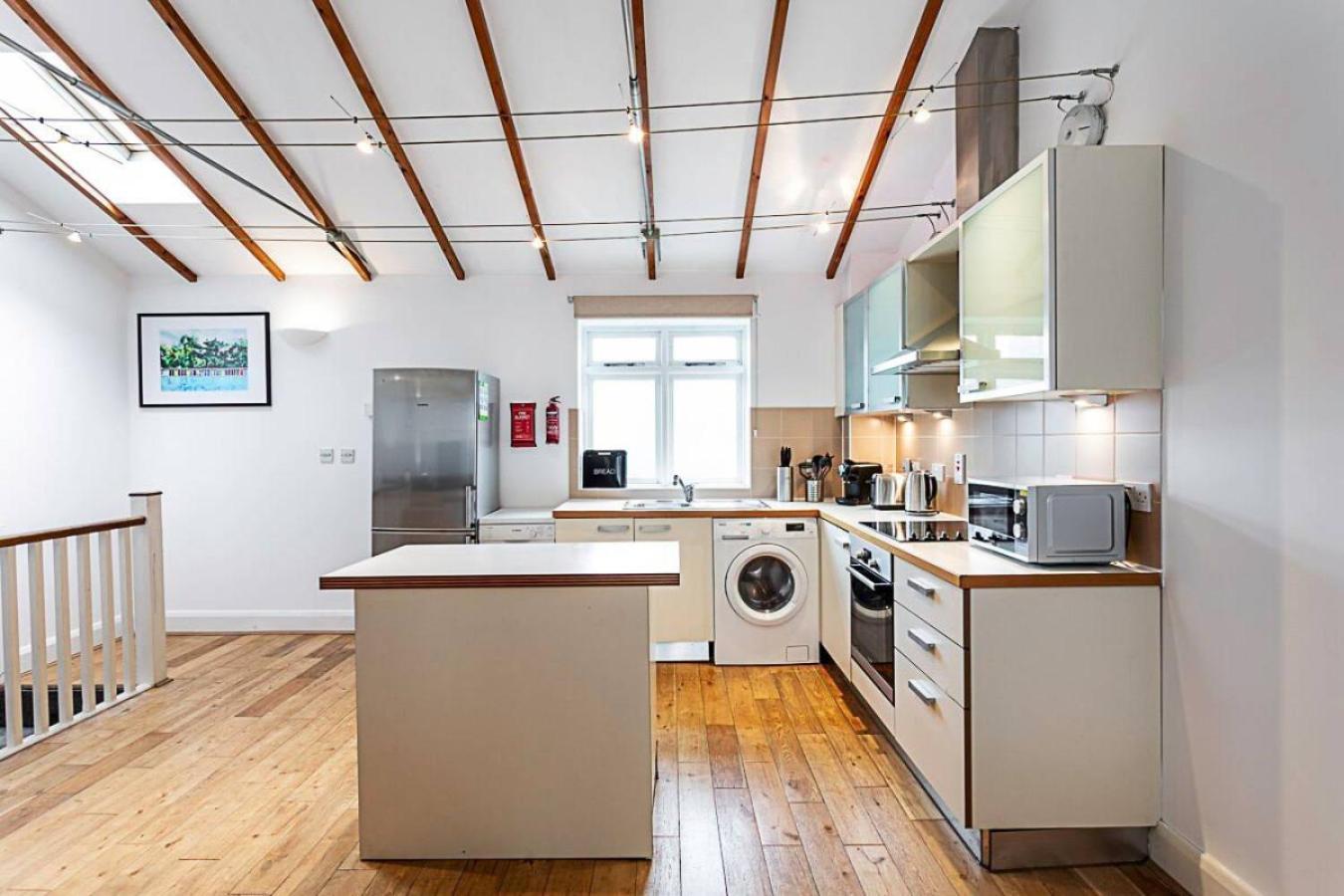 2br , 50