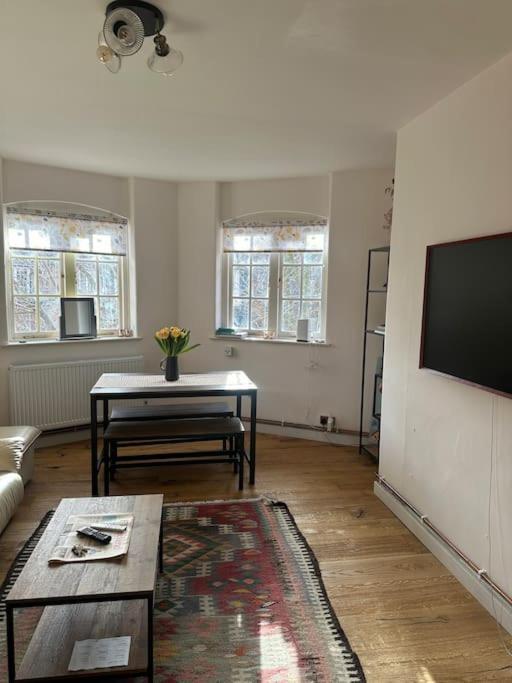 Beautiful And Spacious Flat In Central Shoreditch Apartment London