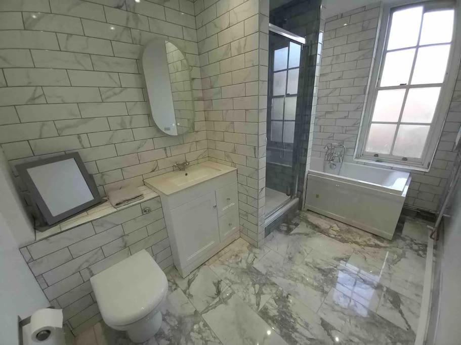 Beautiful And Spacious Flat In Central Shoreditch London