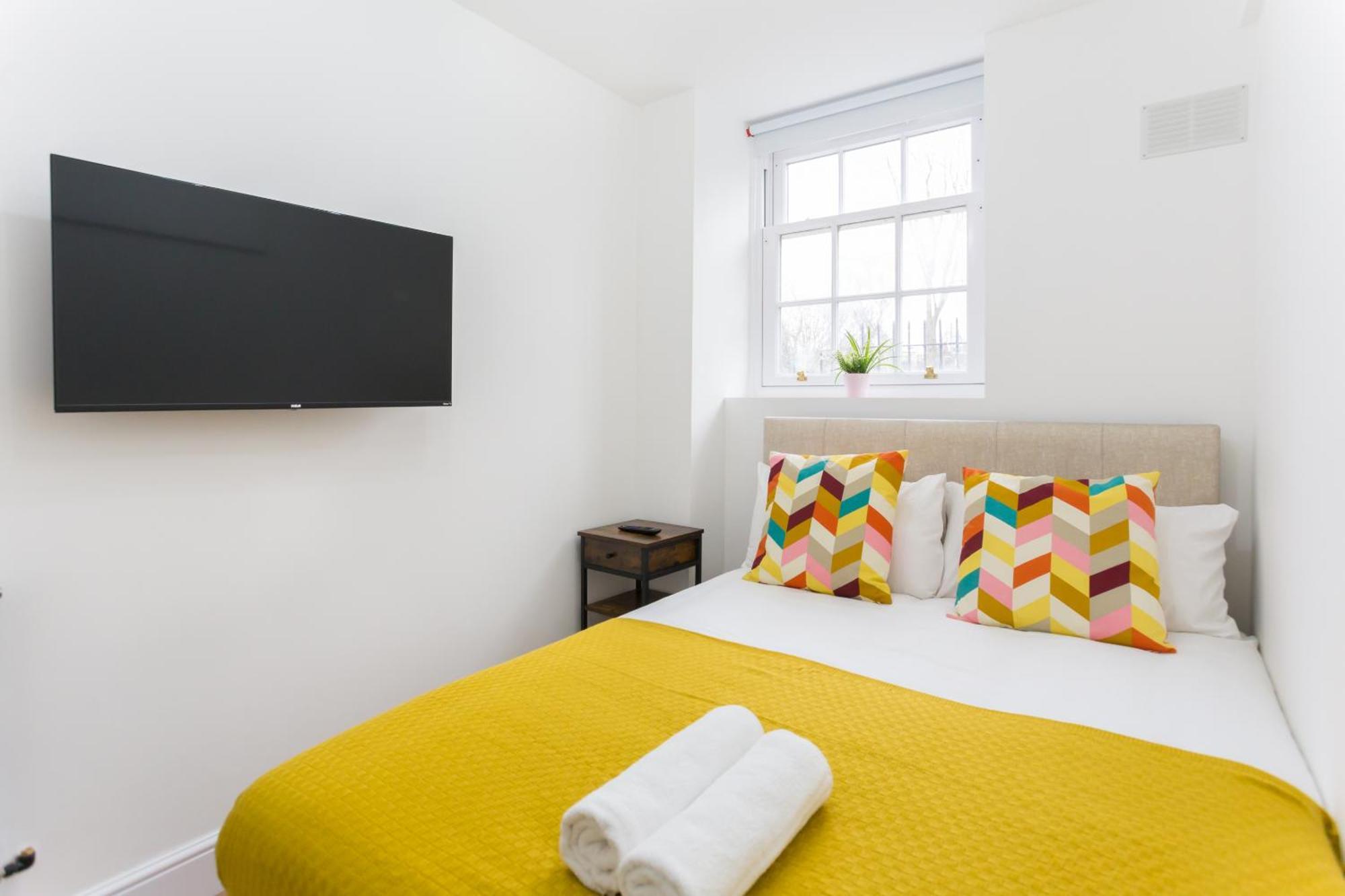 Centre One Bedroom Next To Station, Newly Renovated Londres
