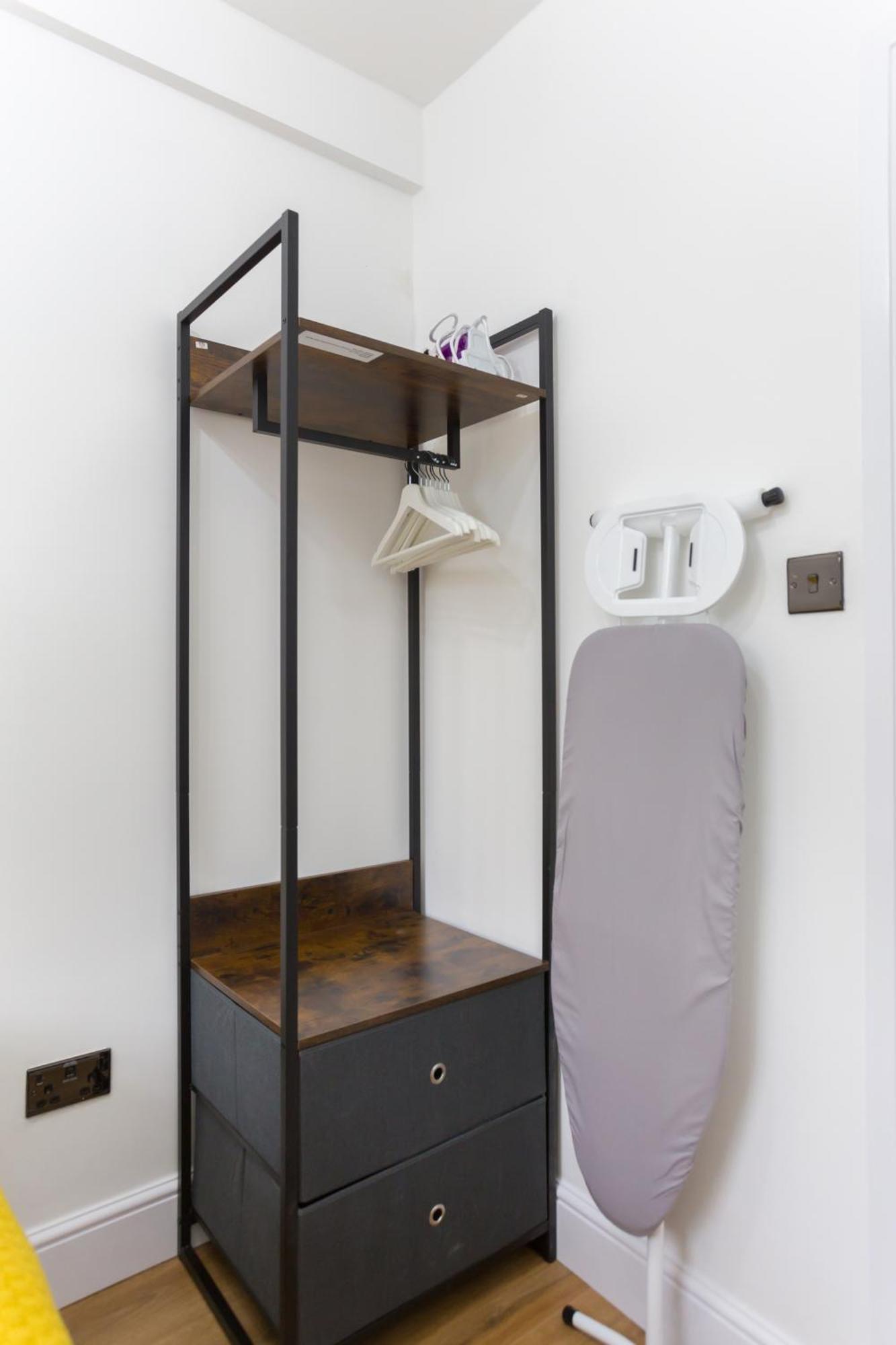 Centre One Bedroom Next To Station, Newly Renovated Apartamento *