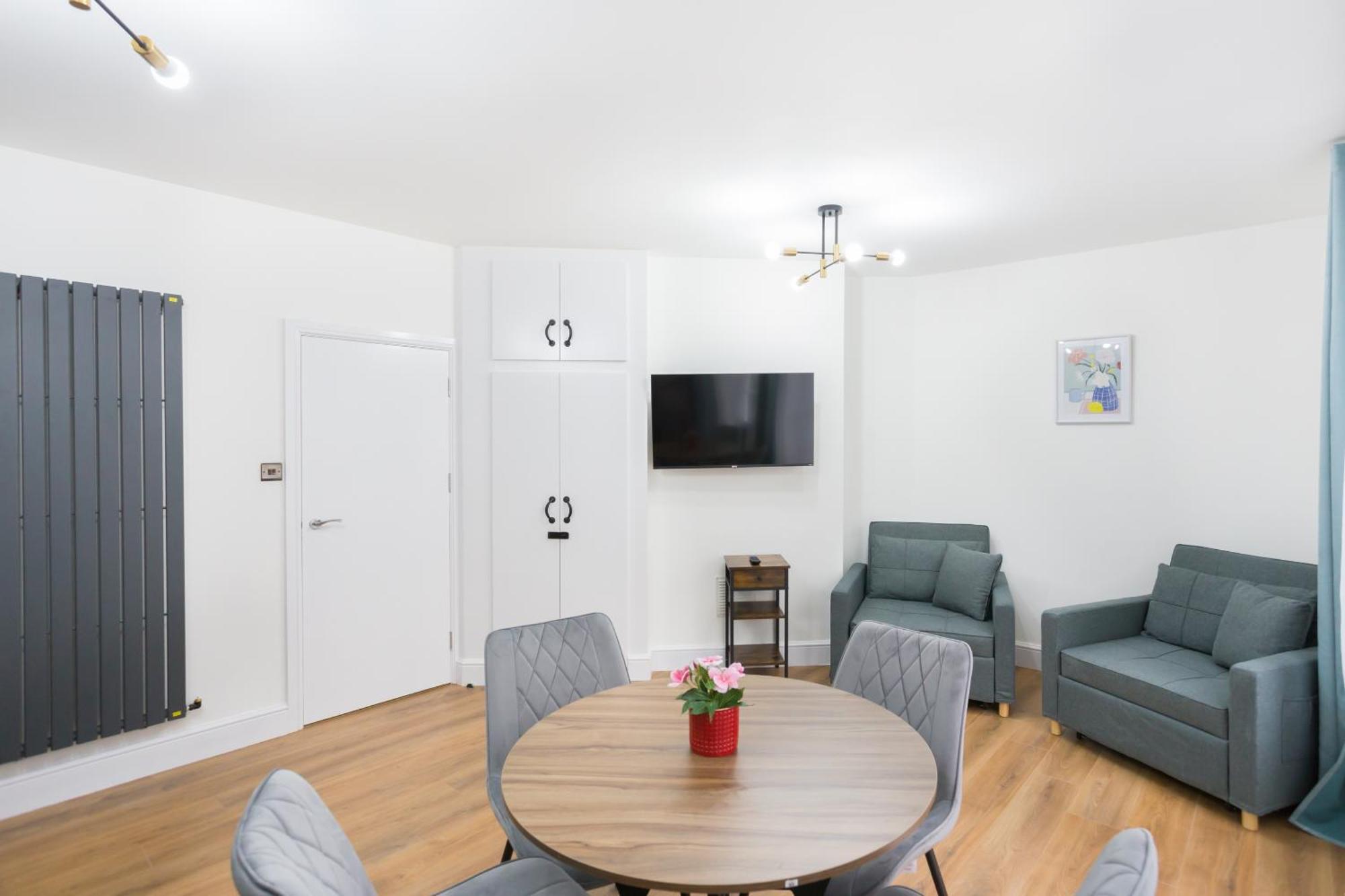 Centre One Bedroom Next To Station, Newly Renovated Apartamento *