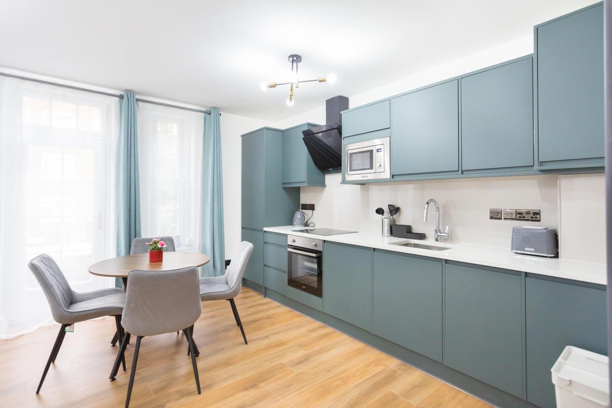 Centre One Bedroom Next To Station, Newly Renovated Apartamento Londres