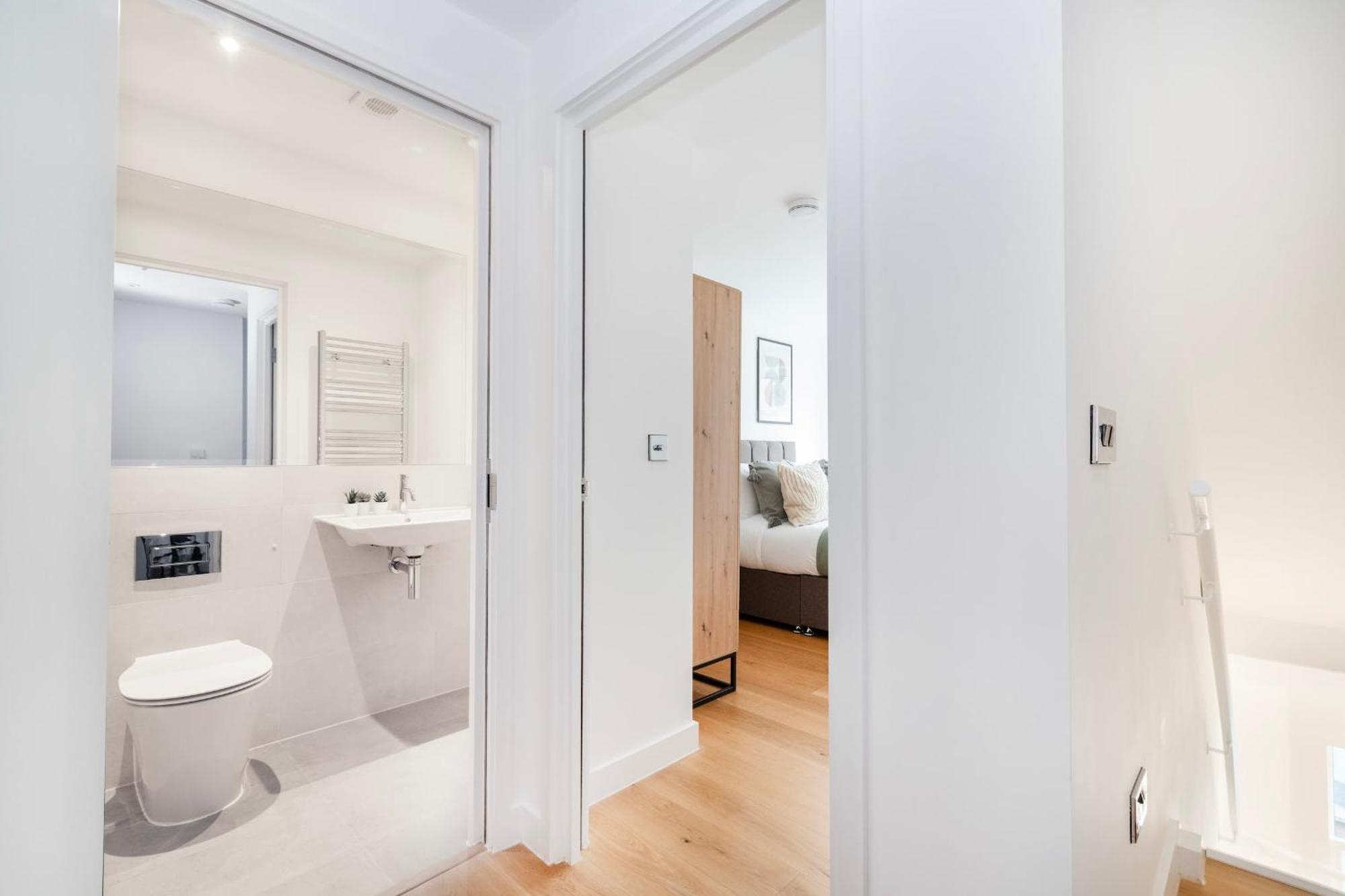 Fitzrovia & Soho - 2br With Balcony - Cityapartmentstay