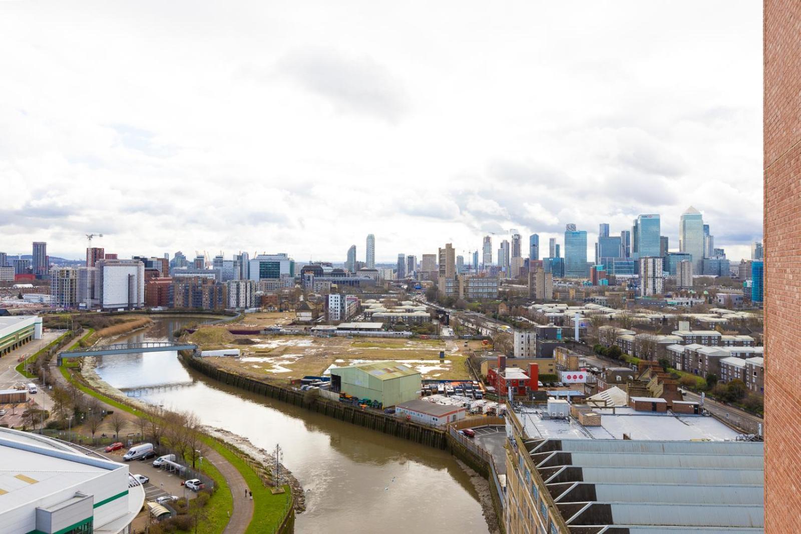Modern 2bd Flat In Canary Wharf With And River Views Londres