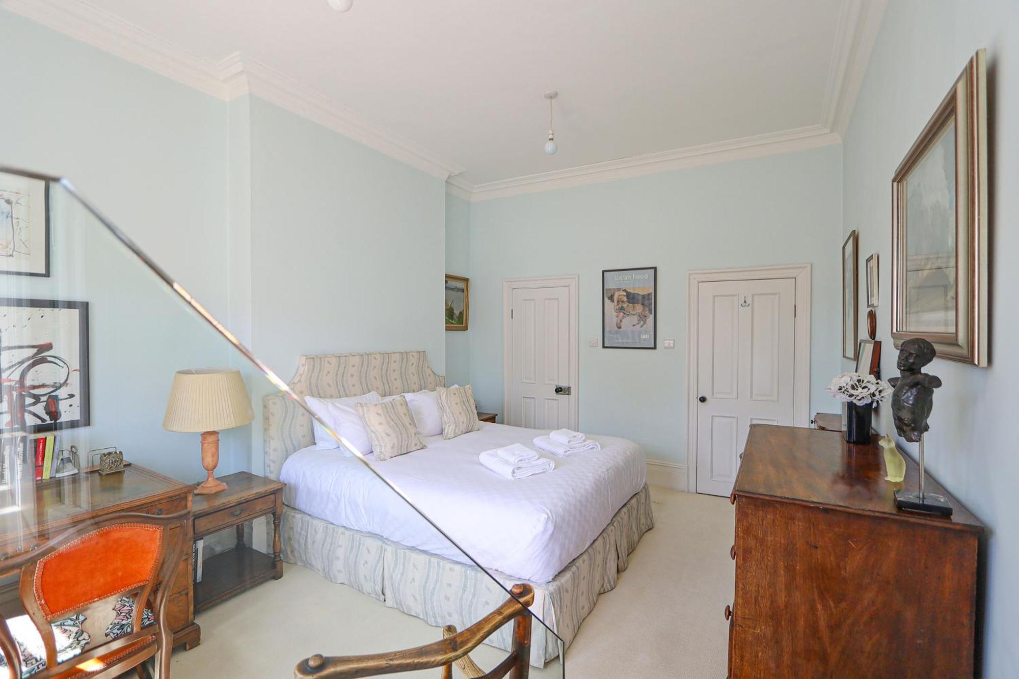Beautiful And Spacious Kensington Flat Apartment *