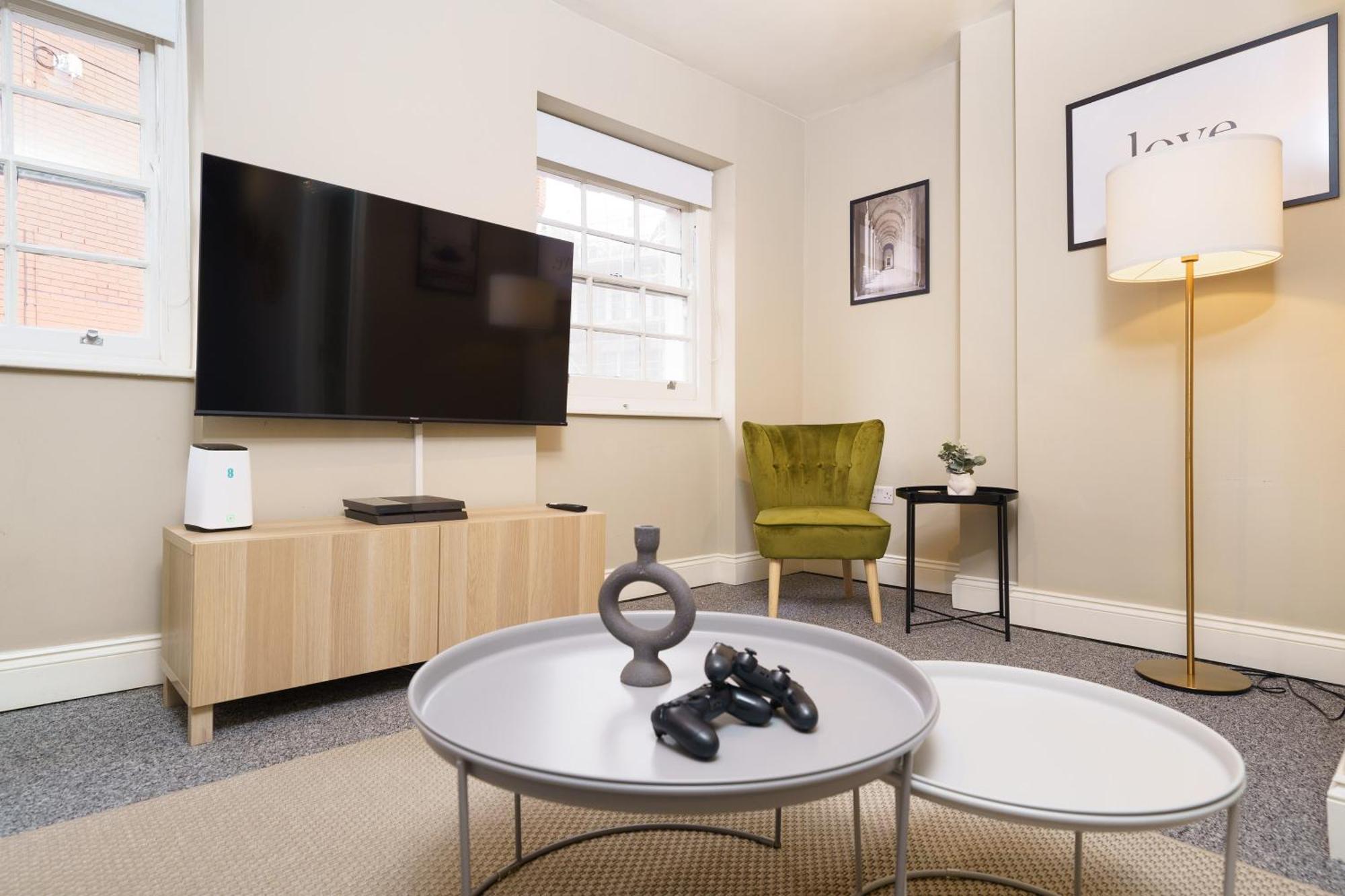 Apartment Covent Garden/chinatown/soho Location *