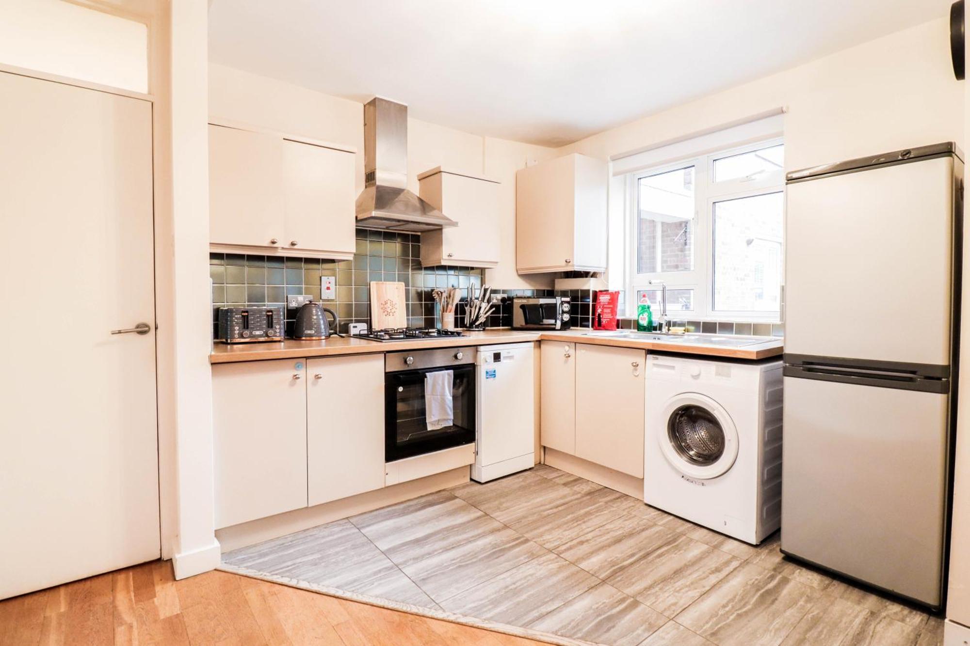 Apartment Bright And Well-kept 2 Bed Flat! Russell Square *