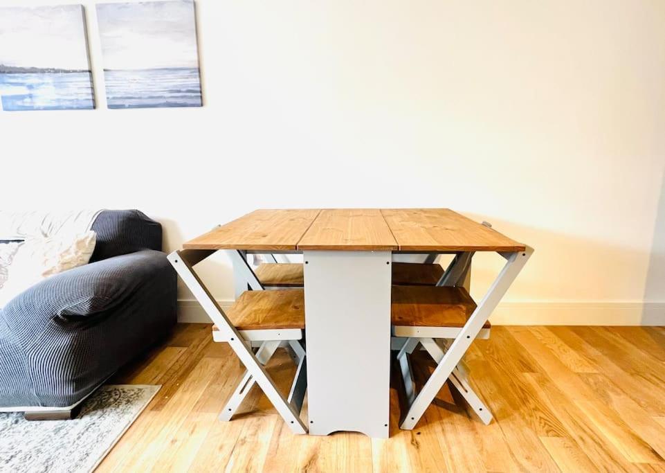 Apartment Stunning 2 Bedroom Flat & Garden, *