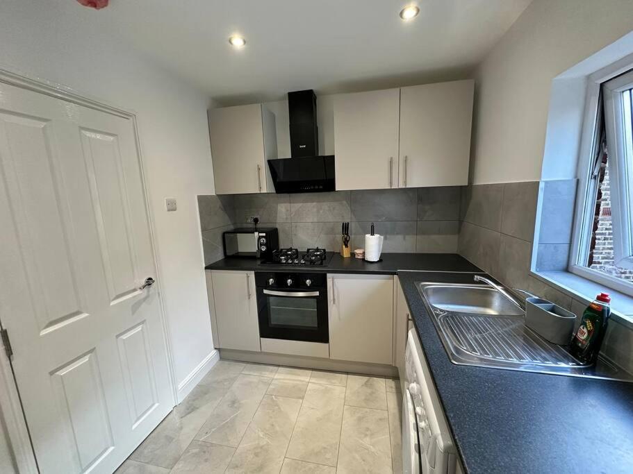 3 Bed Hackney/harringay Flat *