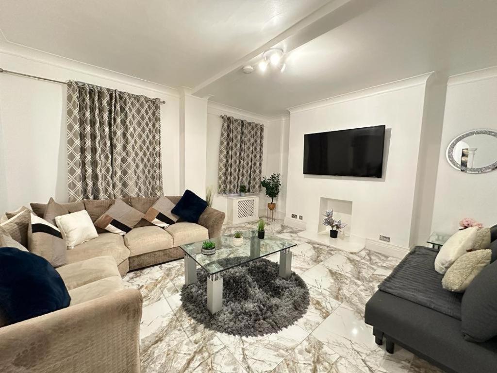 Mayfair Family Apartment *