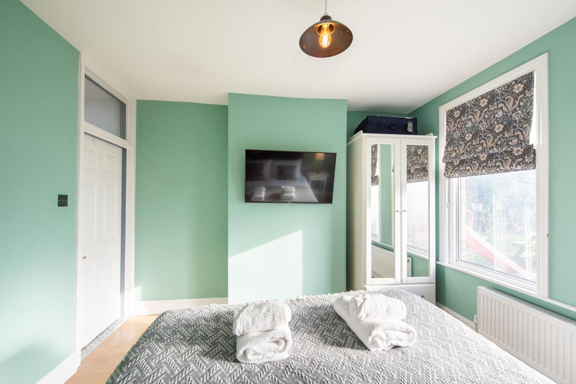 Apartamento Victorian 2br Apartment, King Beds, Fast Wifi, Near Shops, Cafes & Transport, E17 Londres